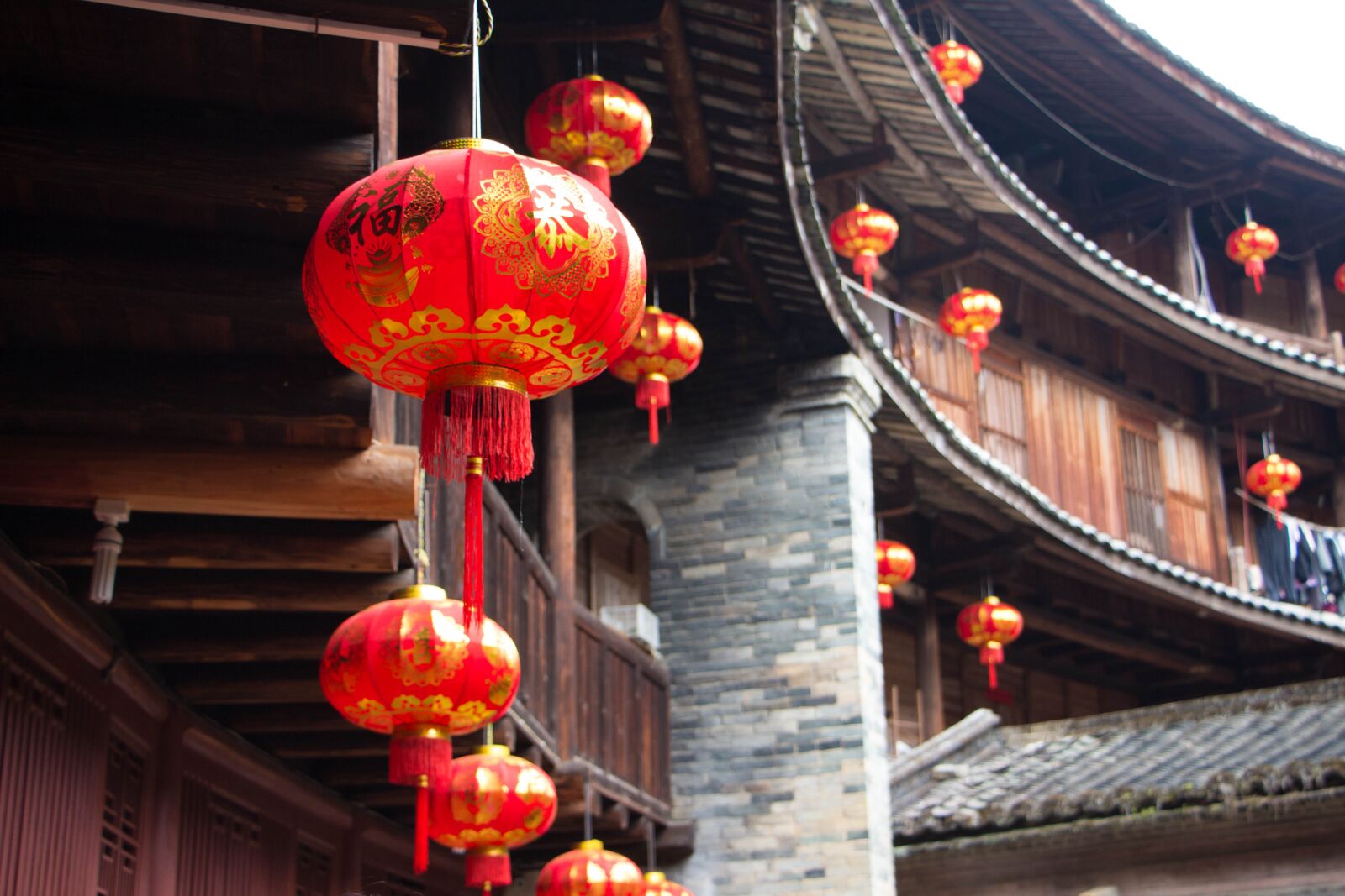 Canon EOS 700D (EOS Rebel T5i / EOS Kiss X7i) sample photo. Fujian, earth building, lantern photography