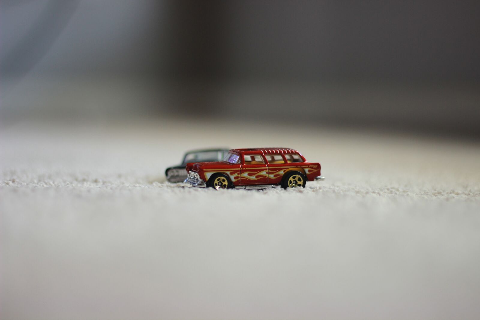 Canon EOS 600D (Rebel EOS T3i / EOS Kiss X5) sample photo. Car, toy, red photography