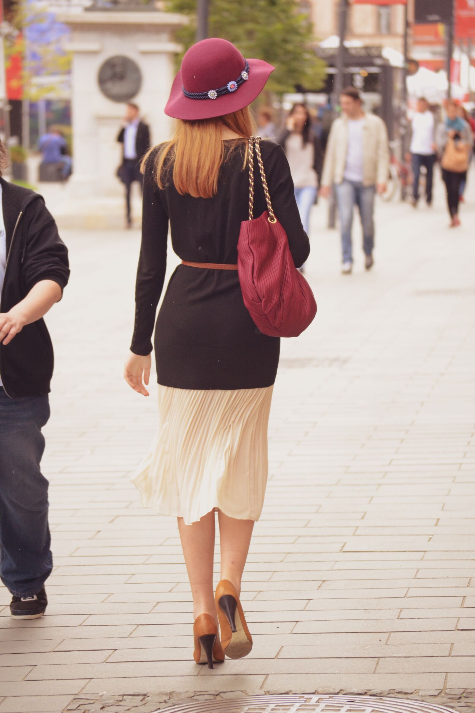 Nikon D3100 sample photo. Lady walking on the photography
