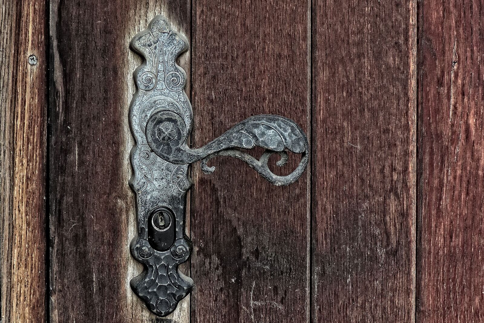 Nikon Coolpix P520 sample photo. Door, wooden door, door photography