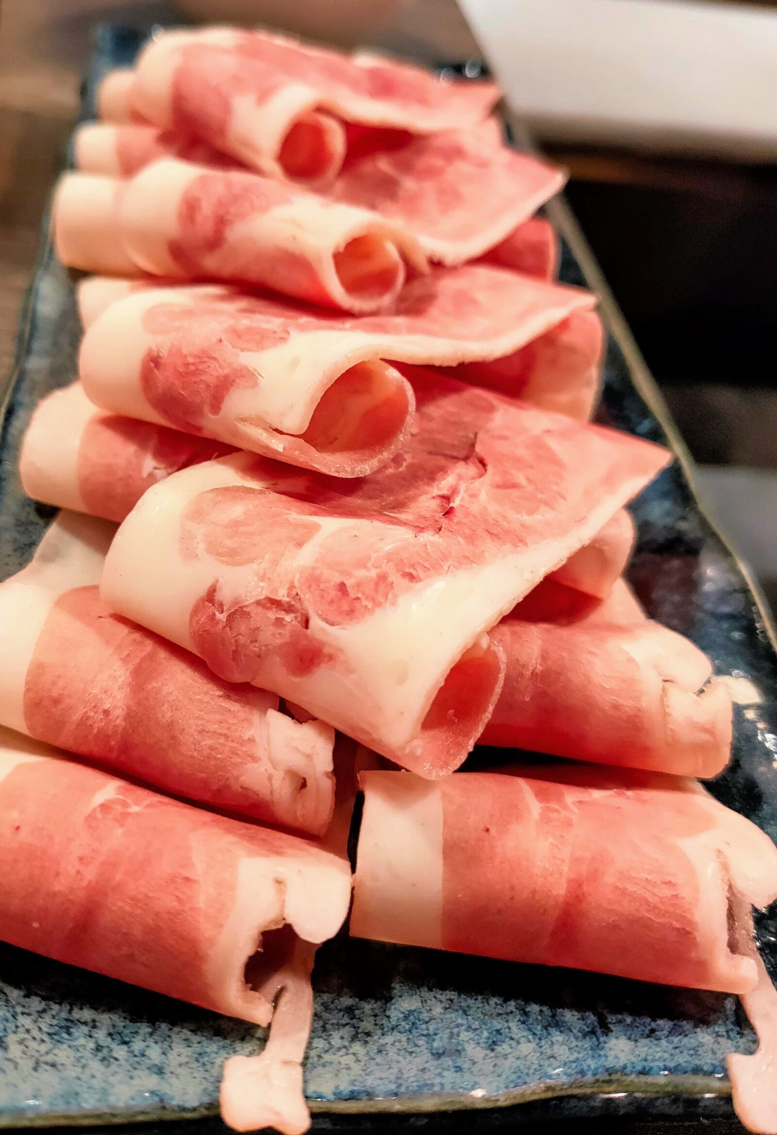 OPPO RENO2 sample photo. Duck breast, meat, chafing photography