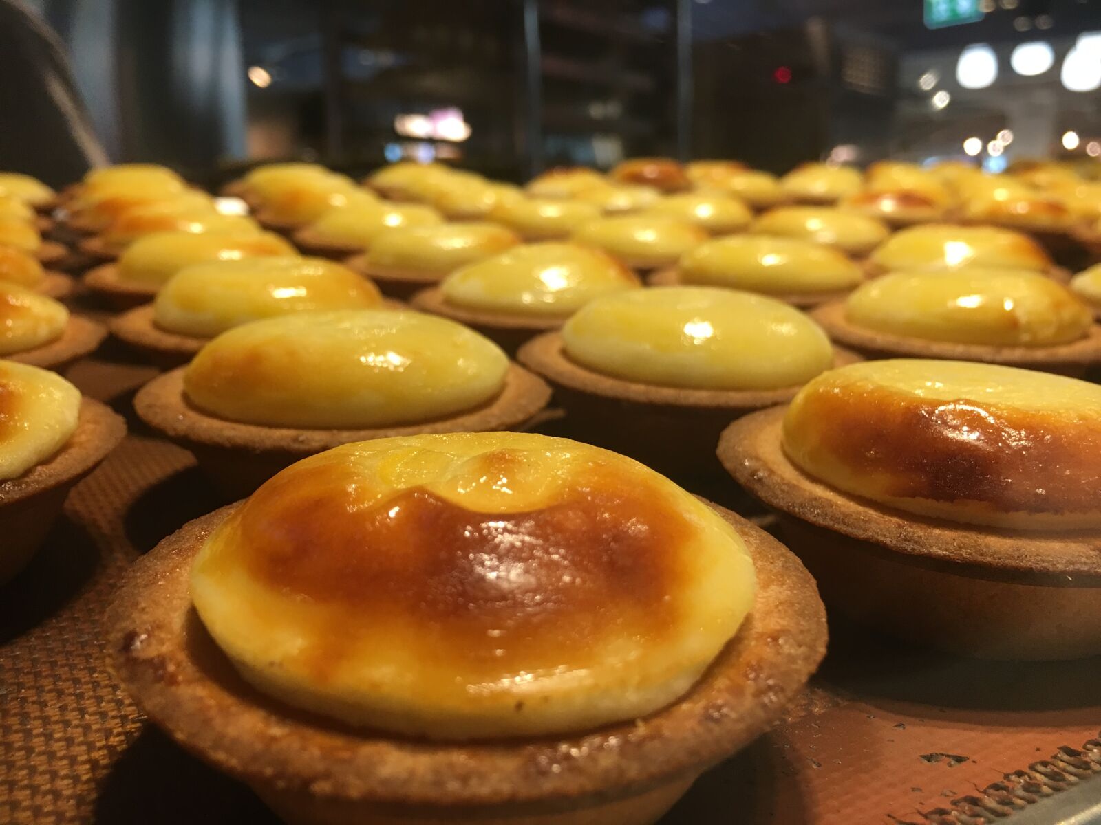 iPhone 6s back camera 4.15mm f/2.2 sample photo. Cake, japanese, dessert photography