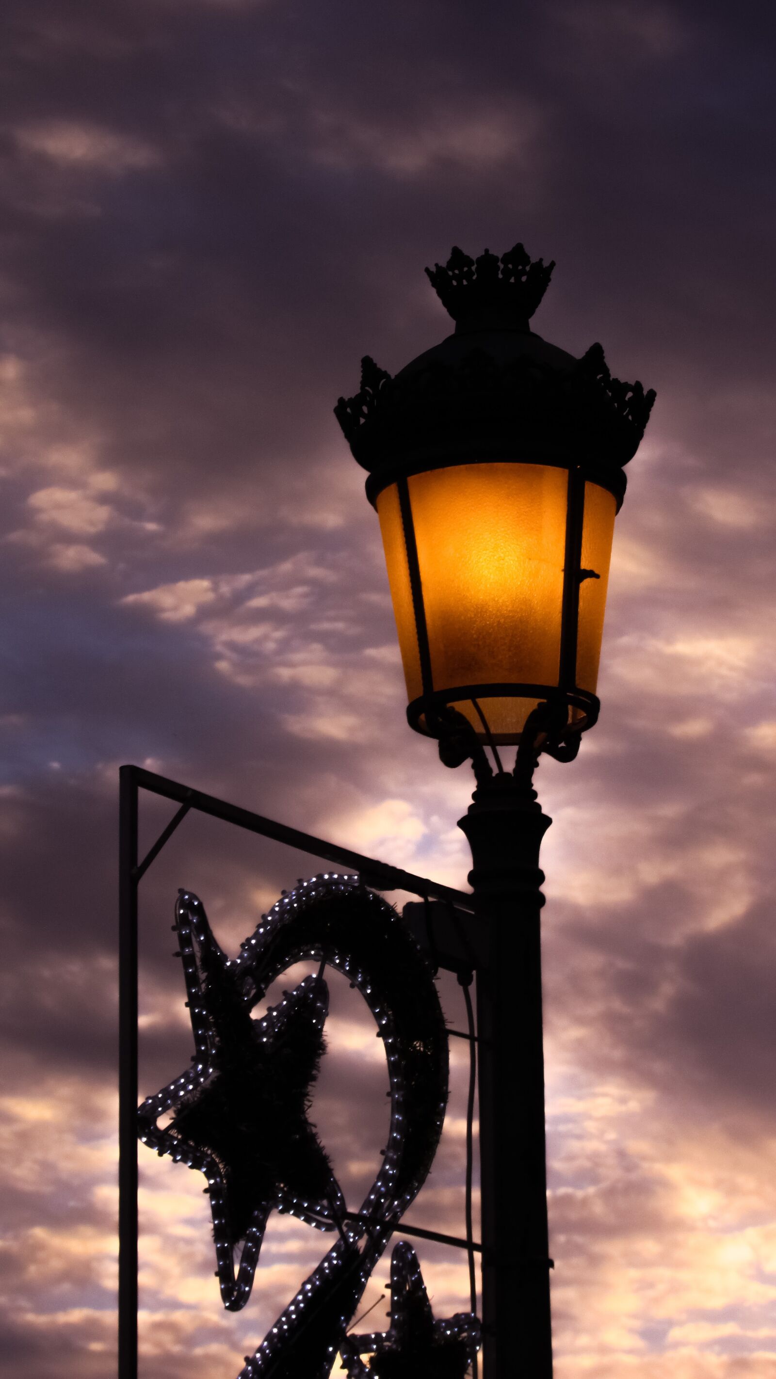 Canon PowerShot SX400 IS sample photo. Lantern, lamp, light photography