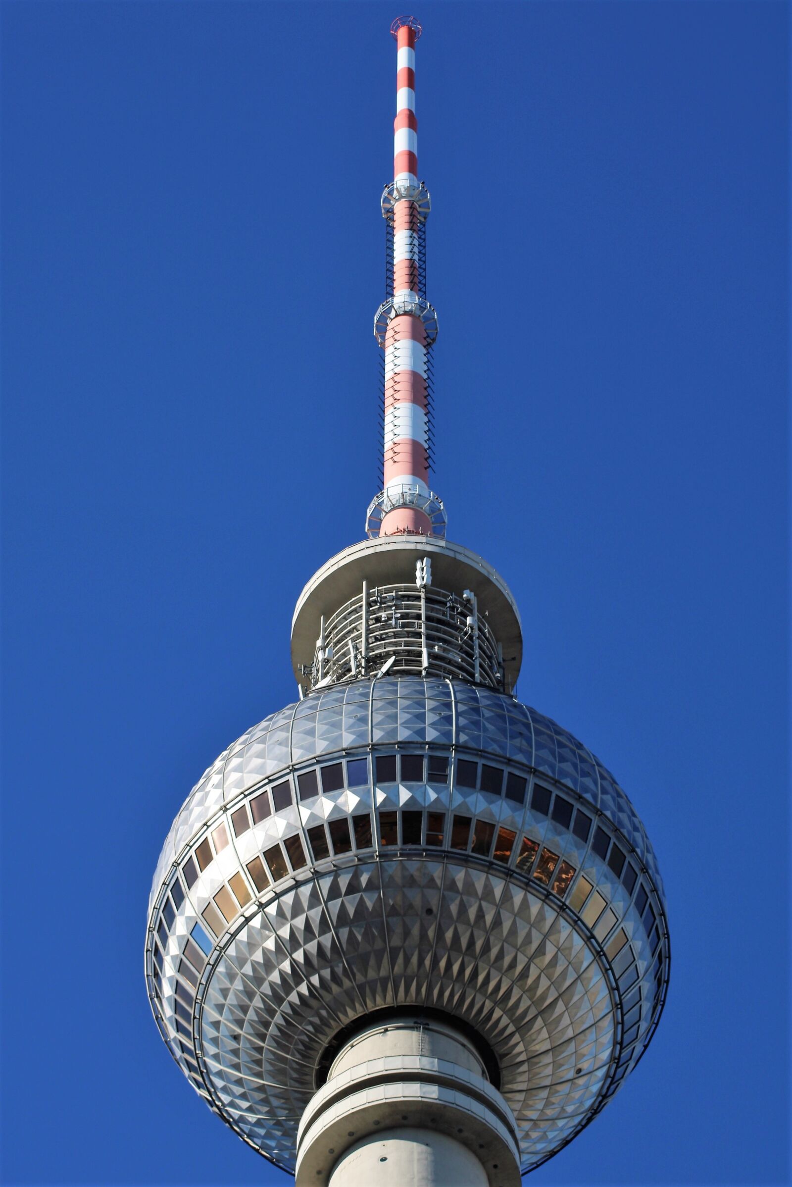 Canon EOS 2000D (EOS Rebel T7 / EOS Kiss X90 / EOS 1500D) sample photo. Tv tower, berlin, alexanderplatz photography