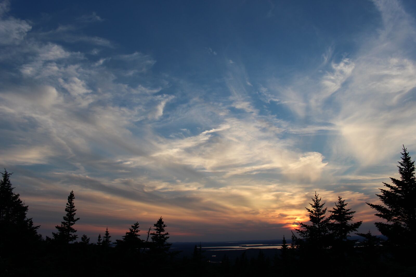Canon EOS 100D (EOS Rebel SL1 / EOS Kiss X7) sample photo. Sunset, outdoors, color photography