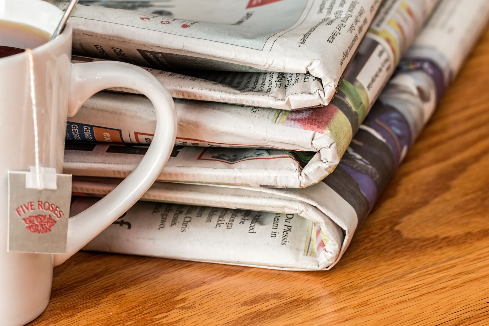 Canon EF 100mm F2.8L Macro IS USM sample photo. Newspaper, news media, print photography