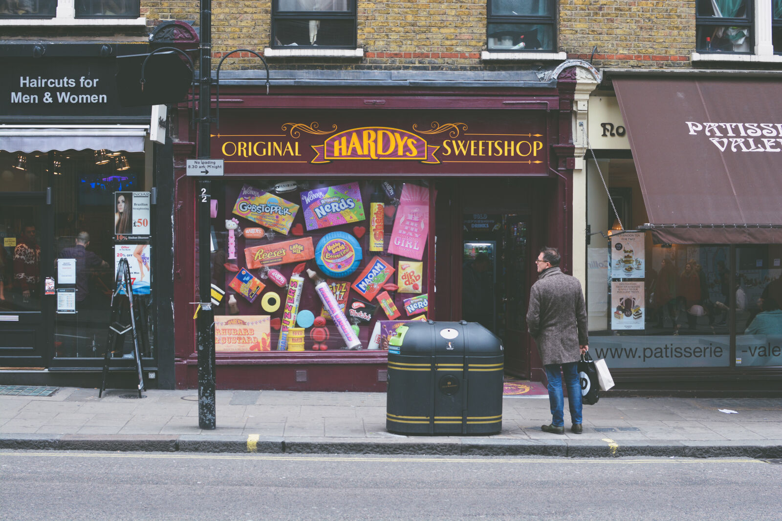 Nikon D7100 sample photo. Candy, london, man, shop photography