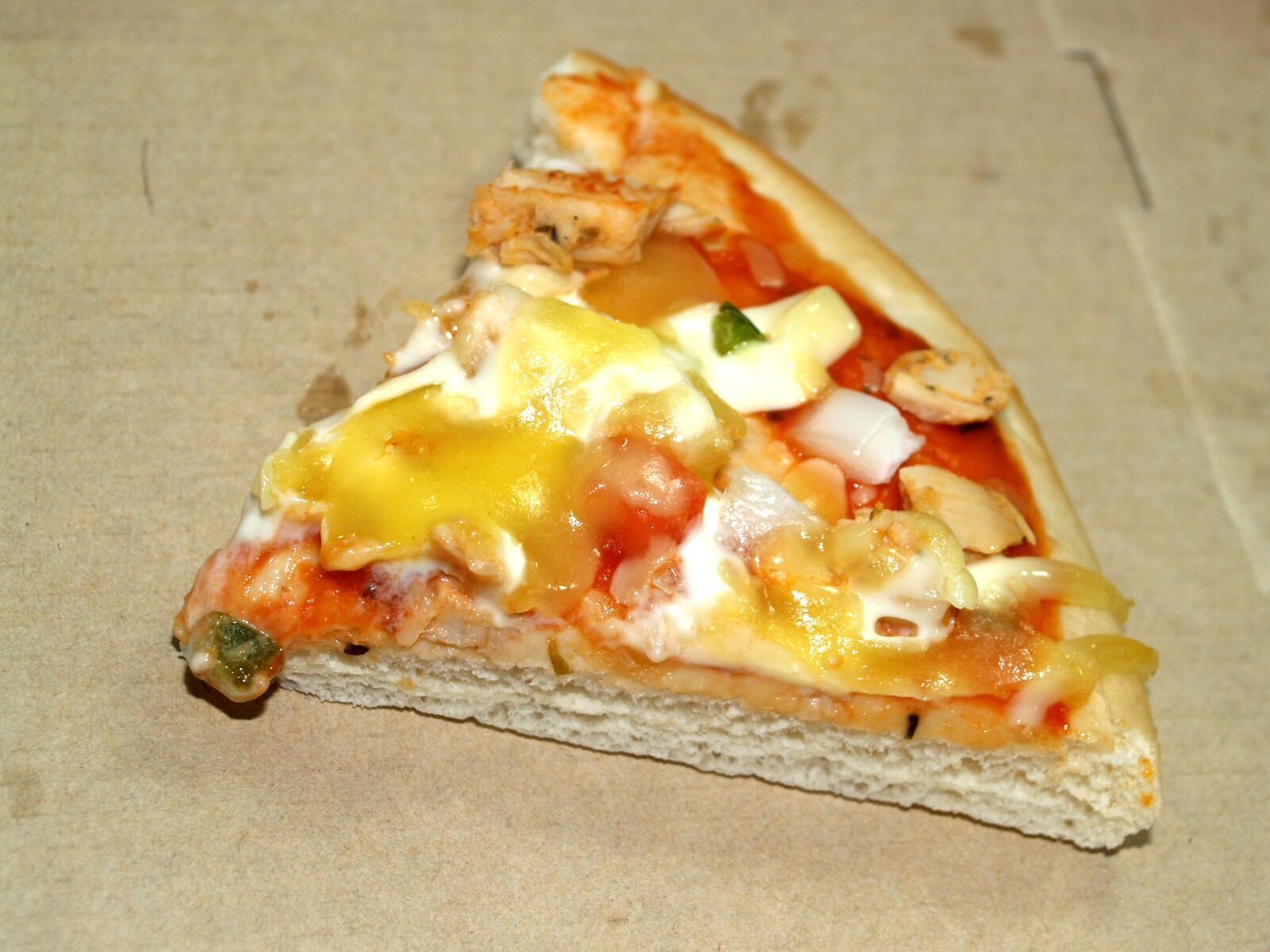 Olympus E-300 (EVOLT E-300) sample photo. Pizza, pepperoni, slice photography