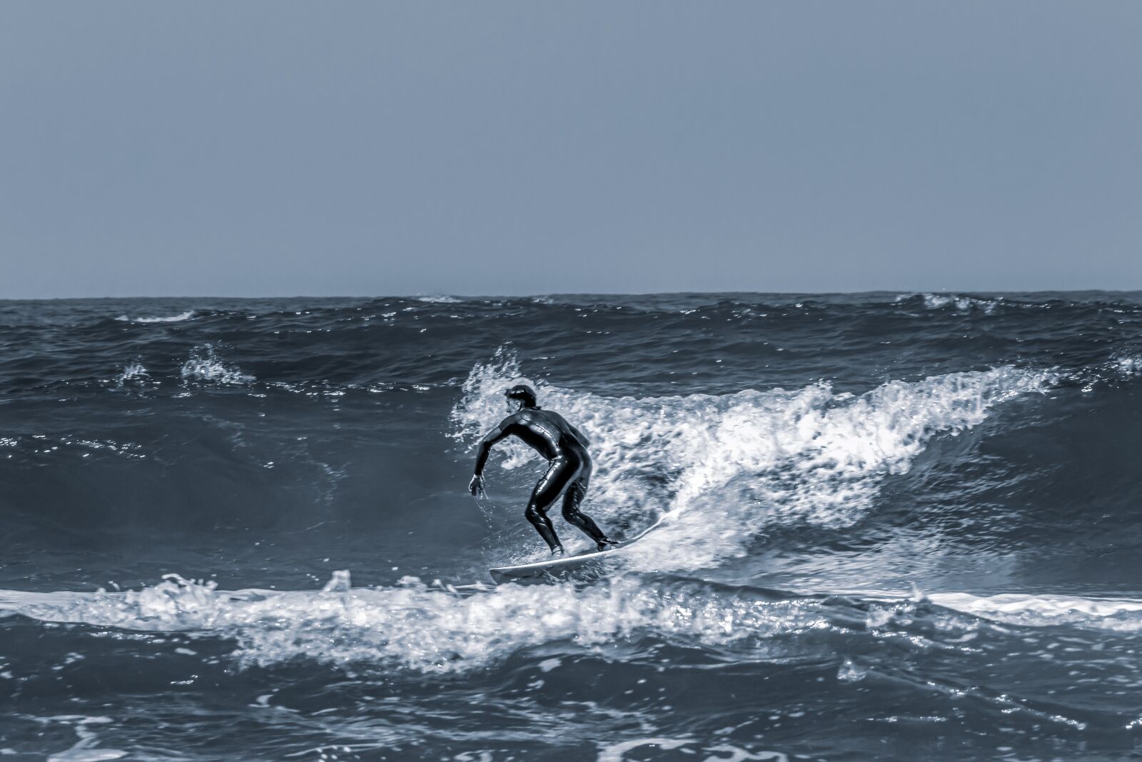 Canon EOS 650D (EOS Rebel T4i / EOS Kiss X6i) sample photo. Surfer, surfboard, sea photography