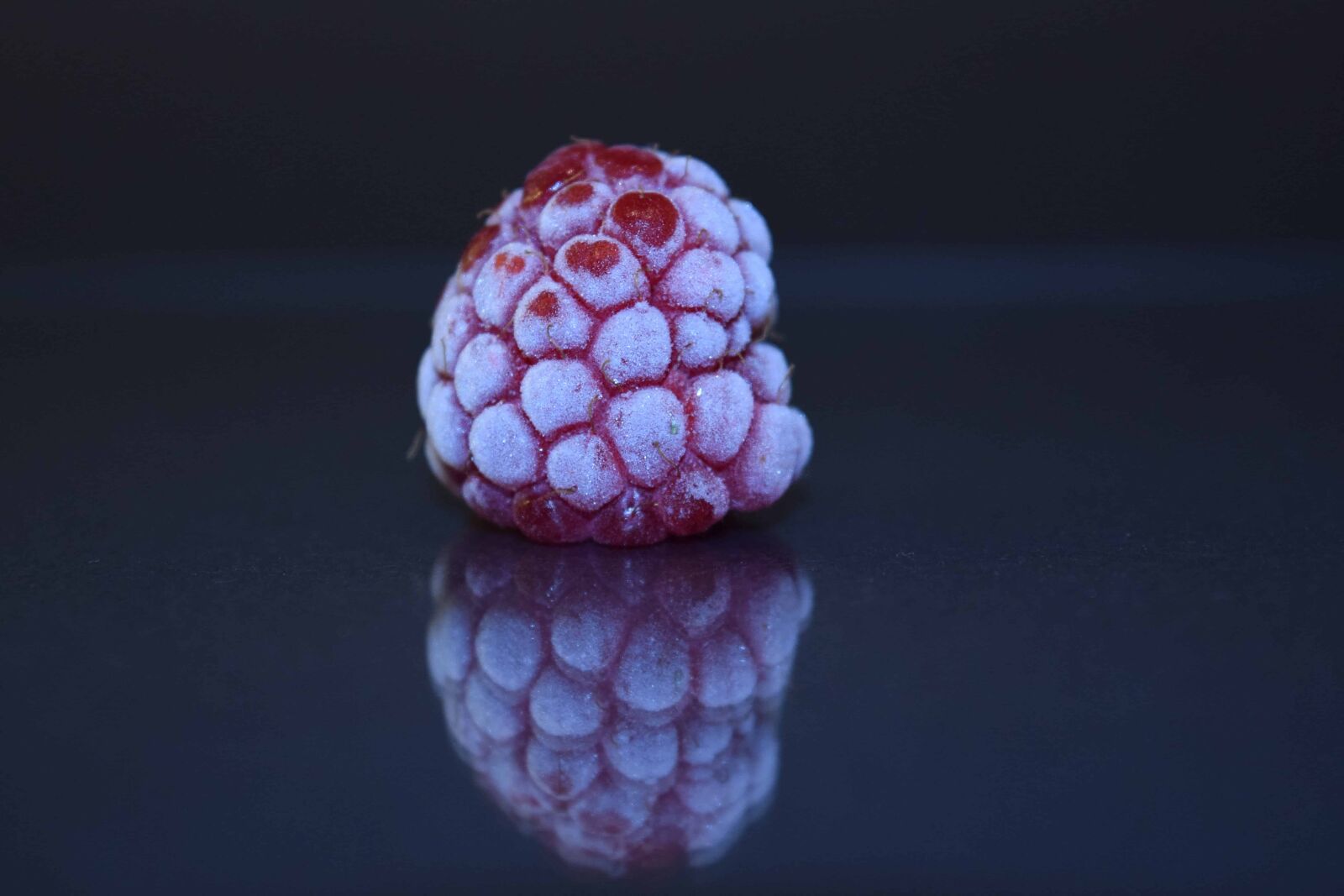 Nikon D3300 sample photo. Raspberry, macro, detail, darkness photography