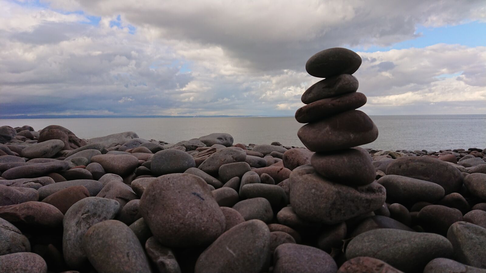 Sony Xperia XZ1 Compact sample photo. Pebbles, beach, shore photography