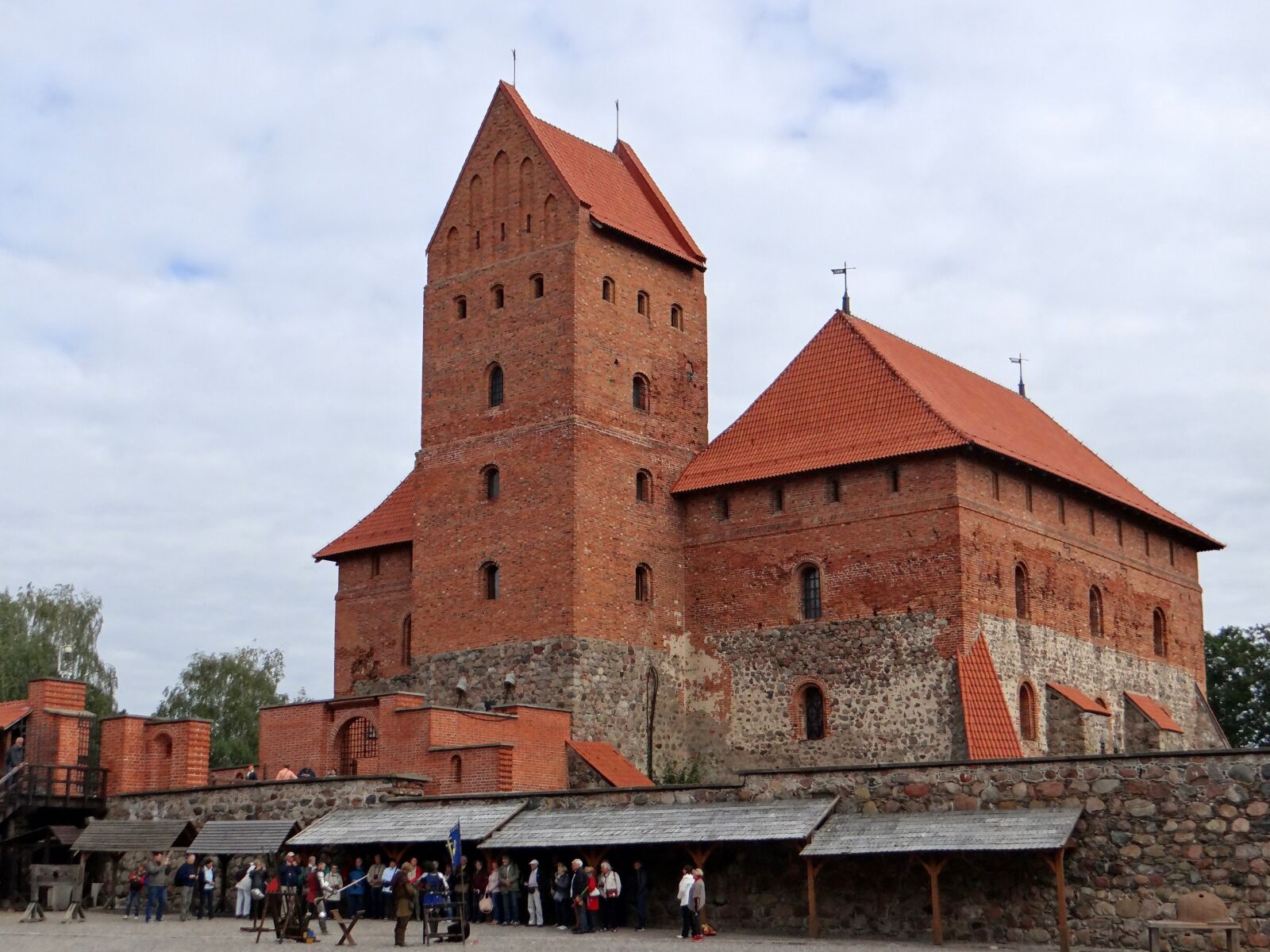 Sony DSC-HX200V sample photo. Trakai, castle, brick photography