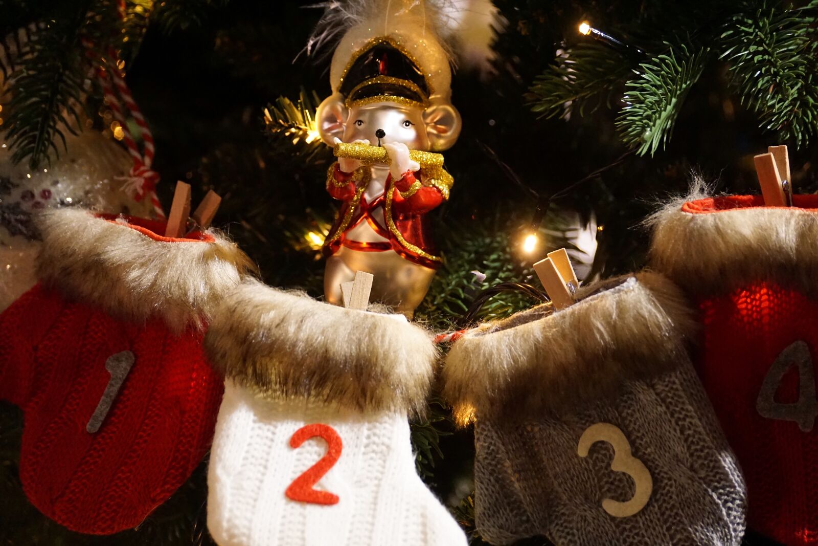 Sony DT 55-300mm F4.5-5.6 SAM sample photo. Advent calendar, christmas, christmas photography