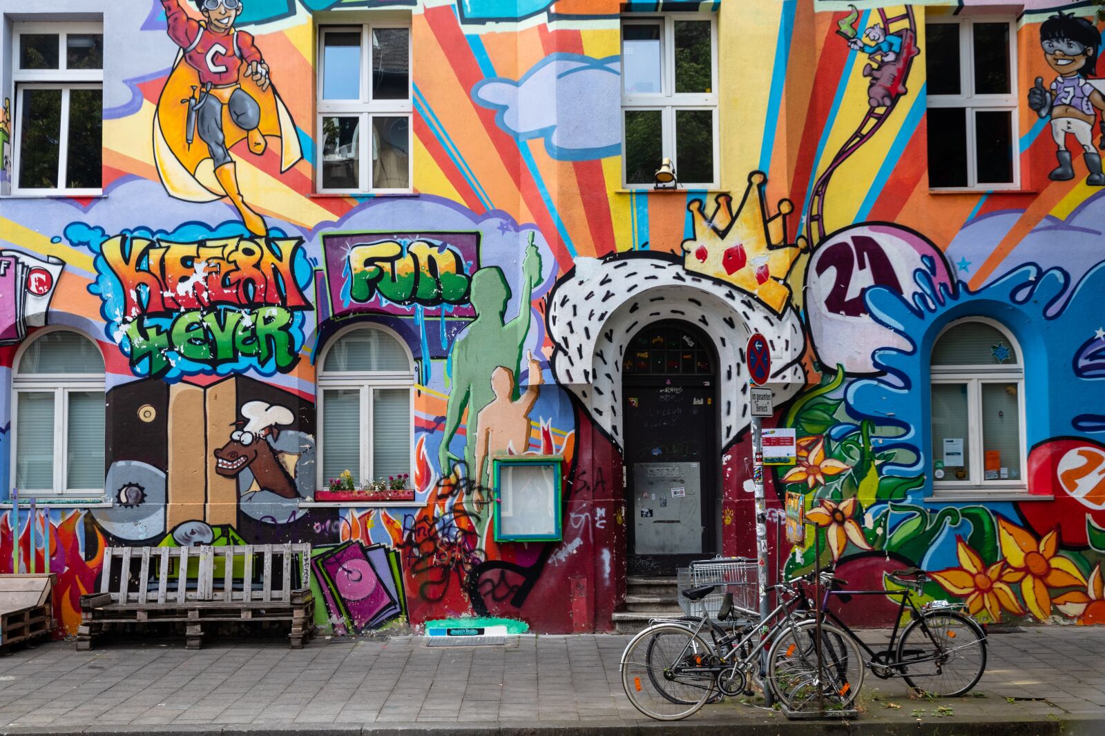 Canon EOS 80D sample photo. Grafitti, d sseldorf, pine photography
