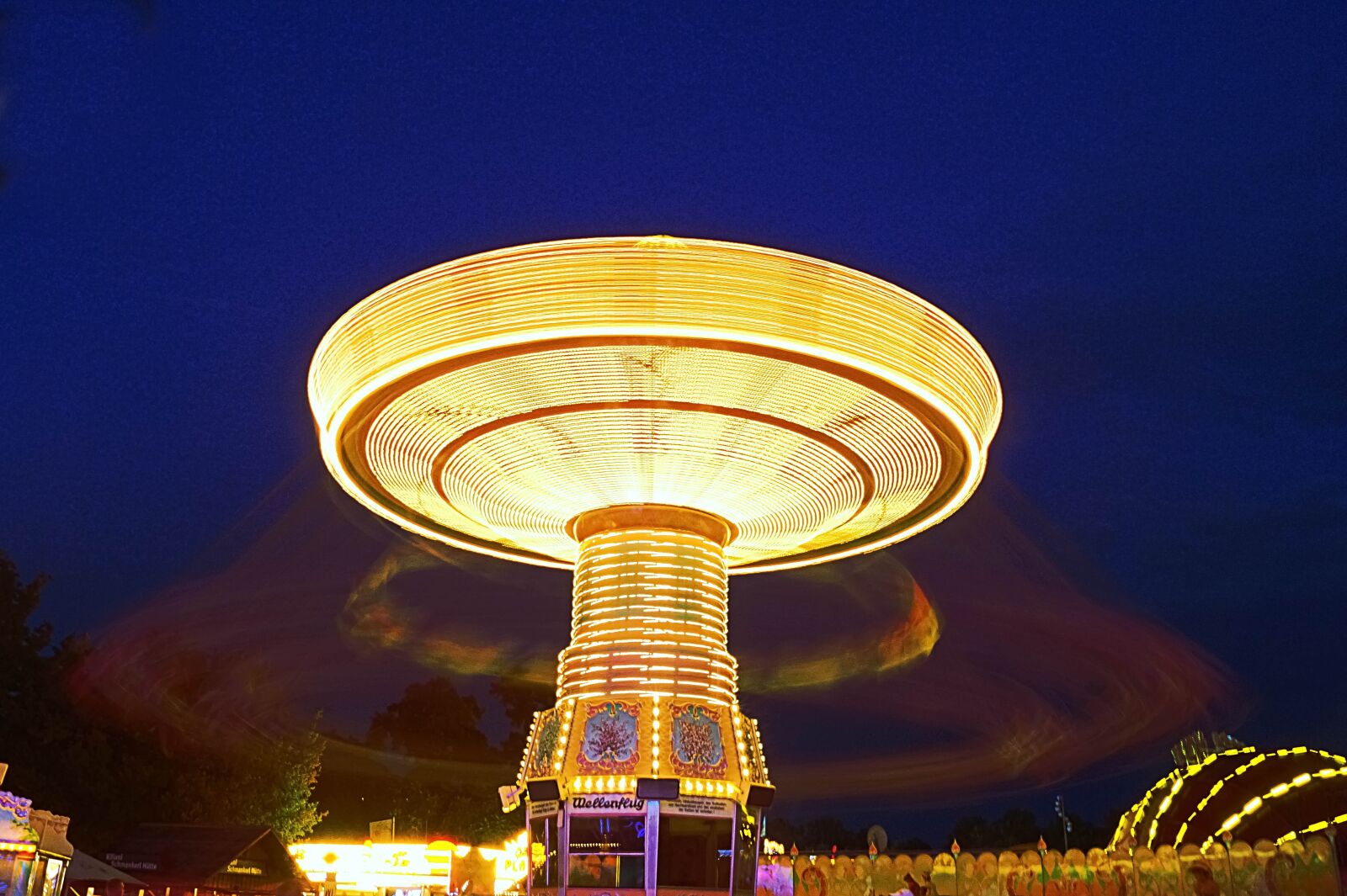 Sony DT 18-55mm F3.5-5.6 SAM II sample photo. Fair, theme park, year photography