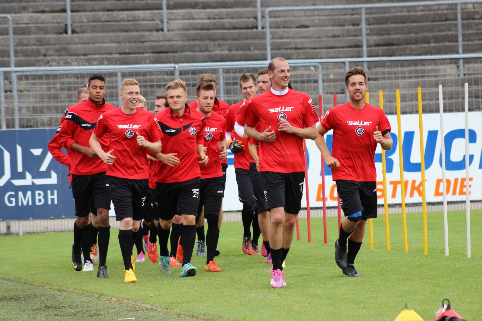 Canon EF 75-300mm f/4-5.6 sample photo. Football, rush, training photography