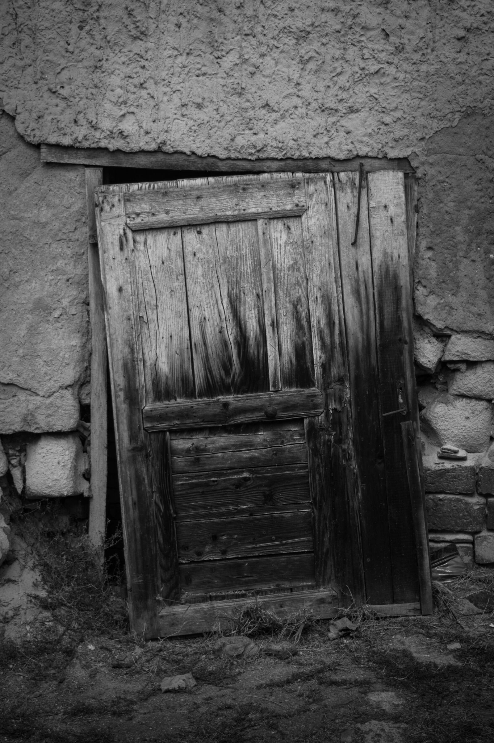 Nikon D3200 sample photo. Door, black, white photography