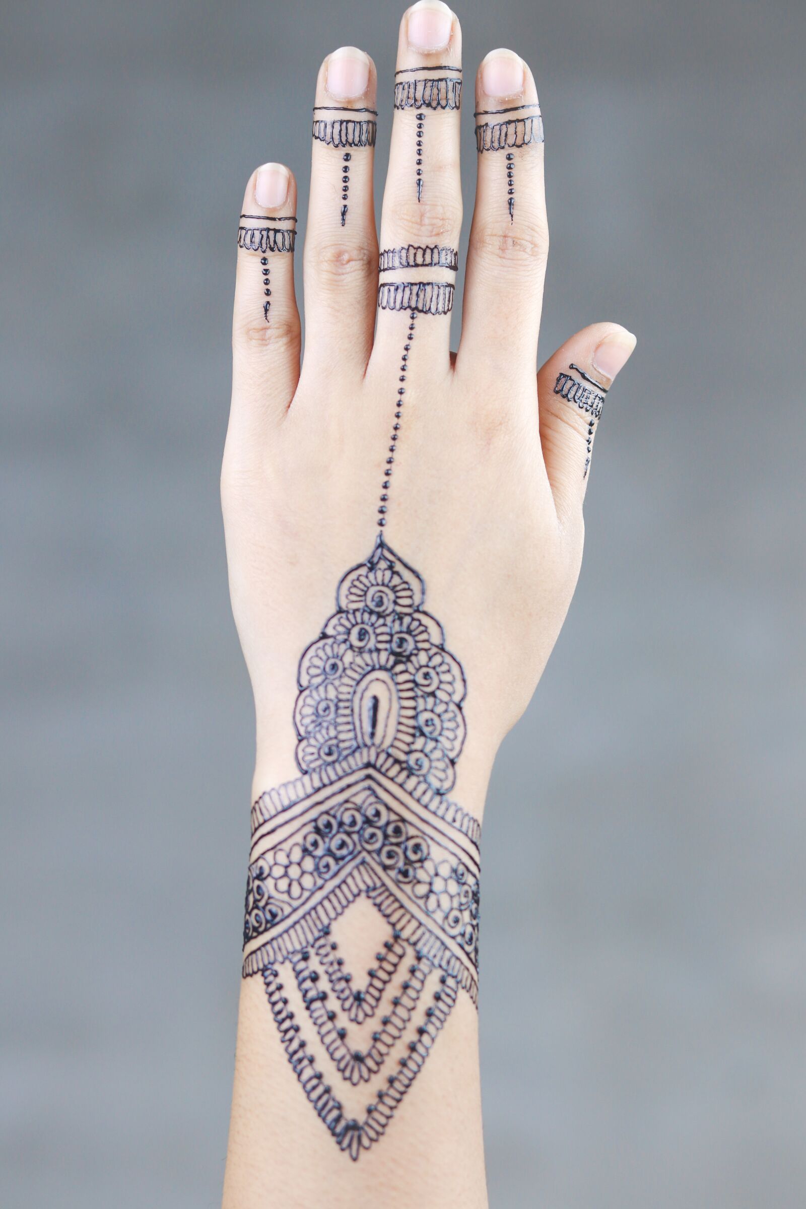 Canon EOS 80D + Canon EF 50mm F1.8 STM sample photo. Mehndi design, mehndi, mehndi photography