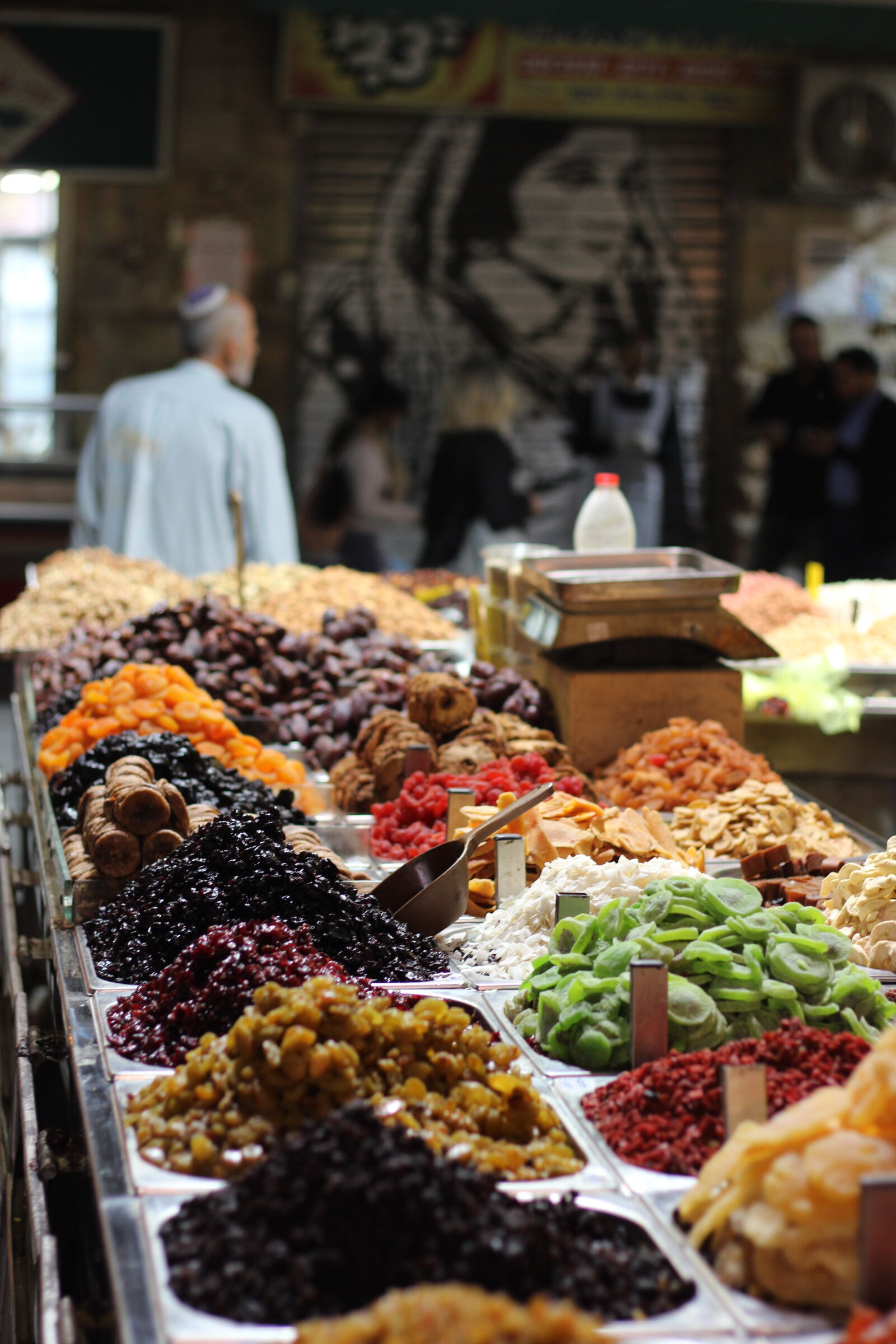 Canon EOS 600D (Rebel EOS T3i / EOS Kiss X5) + Canon EF 50mm F1.8 II sample photo. Dried, fruits, jerusalem, mahane photography