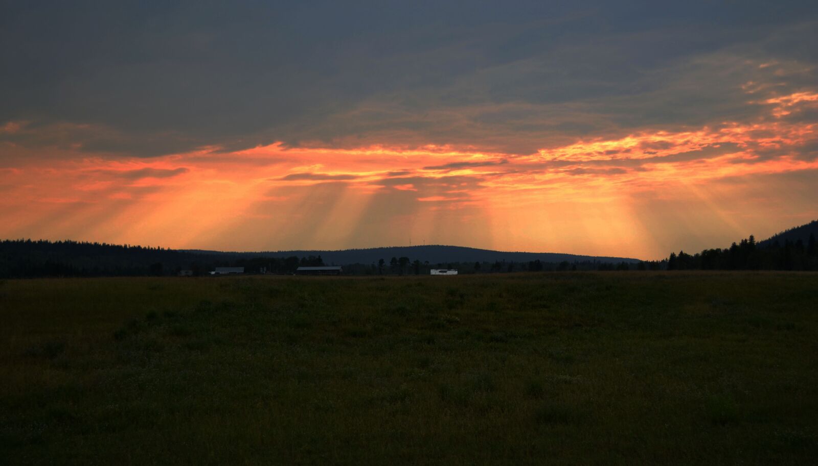 Nikon D3100 sample photo. British columbia, sunset, rays photography