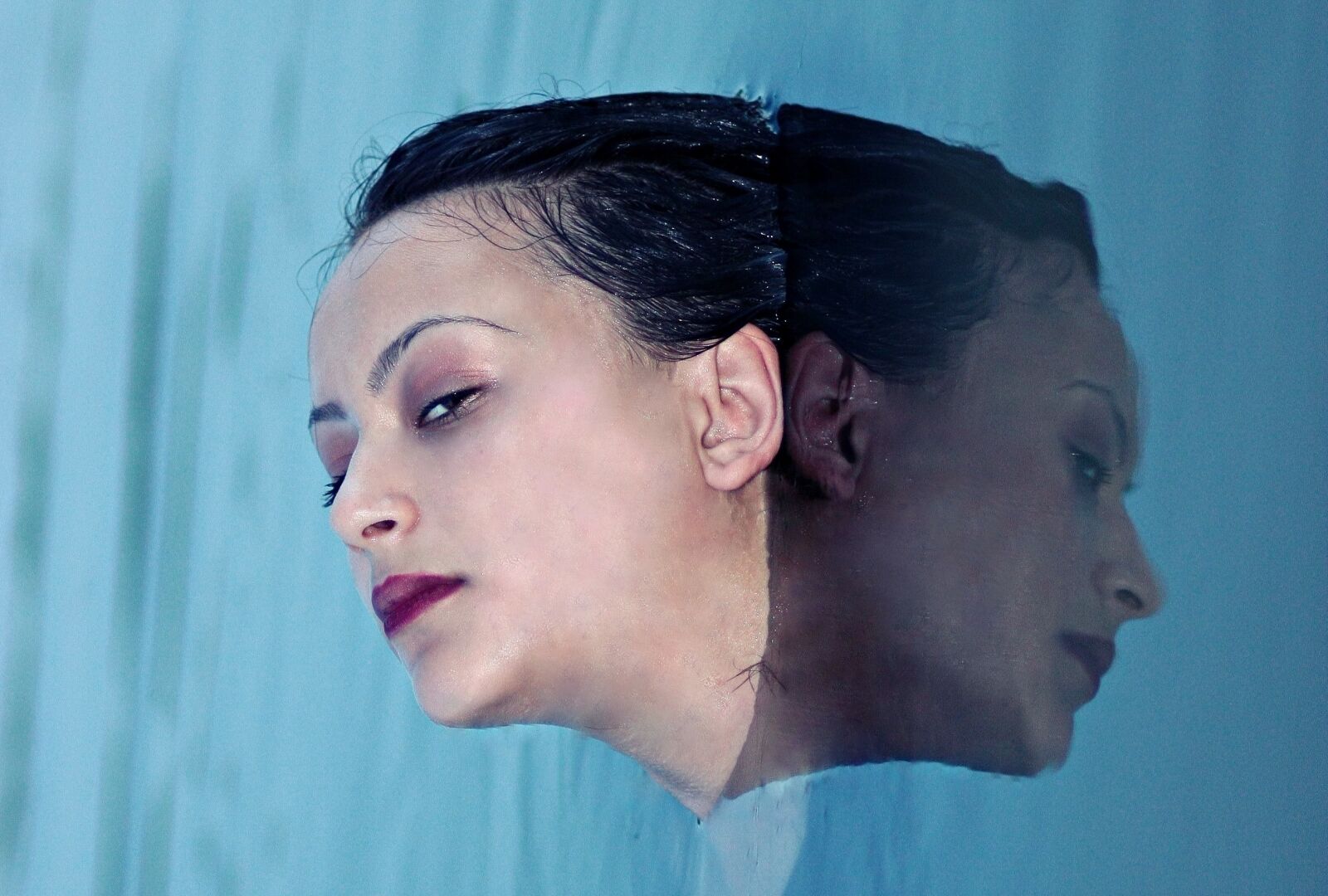 Canon EOS 450D (EOS Rebel XSi / EOS Kiss X2) sample photo. Girl, water, reflection photography