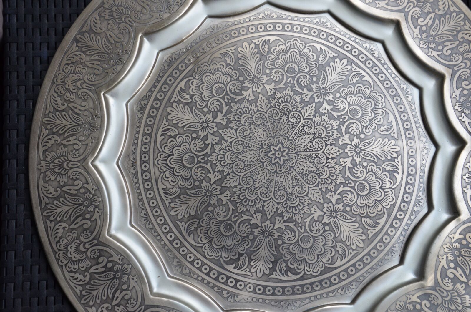 Nikon D5100 sample photo. Oriental, plate, ornament photography