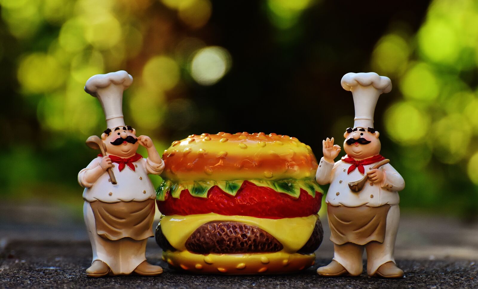 Nikon D7200 sample photo. Chefs, figures, cheeseburger photography