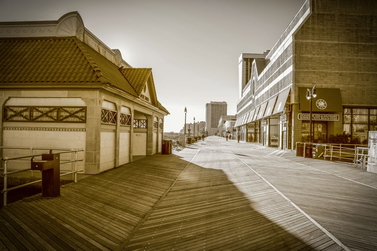 Canon EOS 600D (Rebel EOS T3i / EOS Kiss X5) sample photo. Architecture, horizontal plane, boardwalk photography