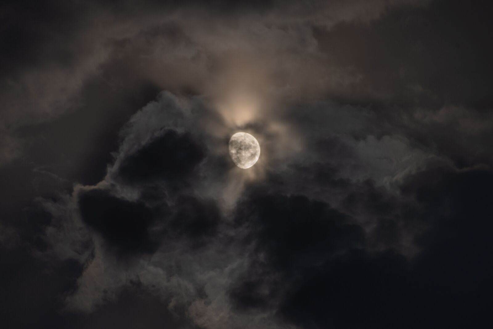Nikon D800 sample photo. Moon, clouds, moonlight photography