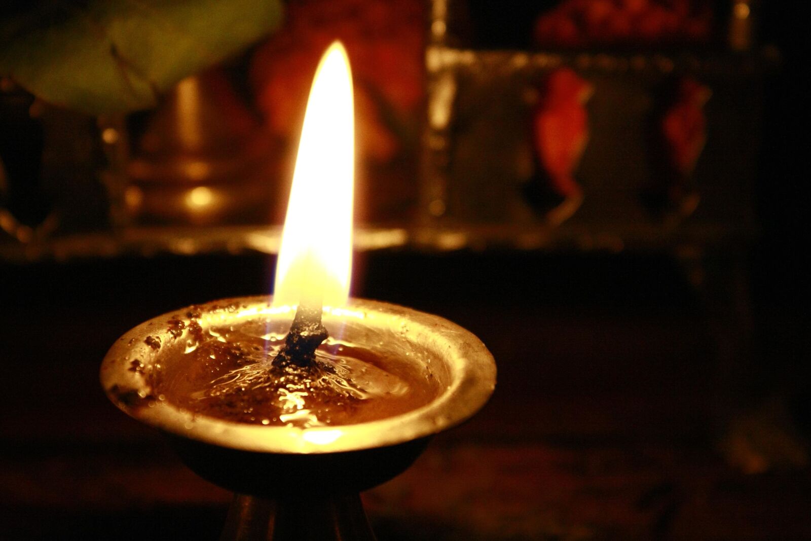 Canon EOS 1000D (EOS Digital Rebel XS / EOS Kiss F) sample photo. Oil lamp, fire, flame photography