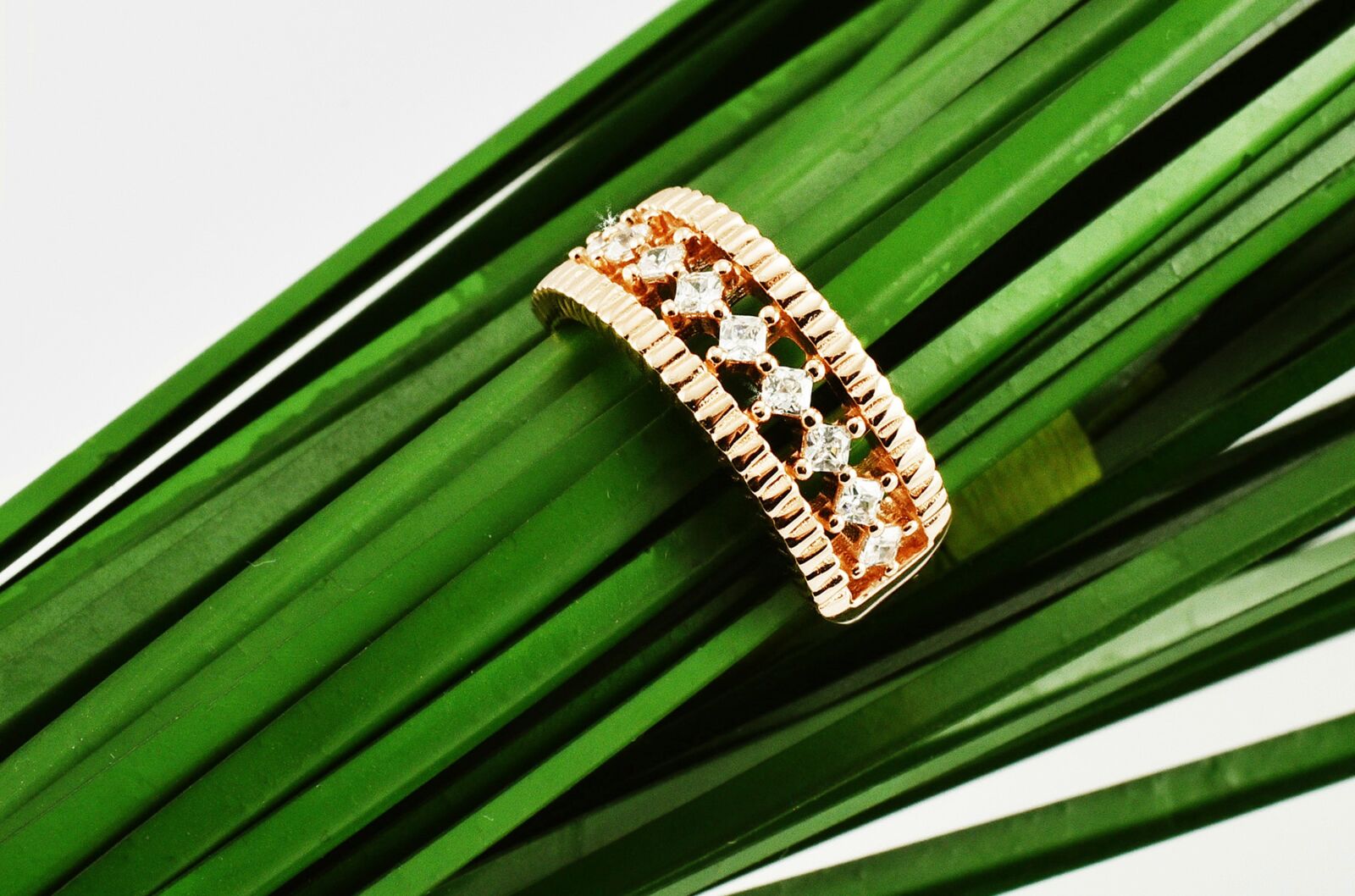 Nikon D750 sample photo. Jewel, grass, green photography