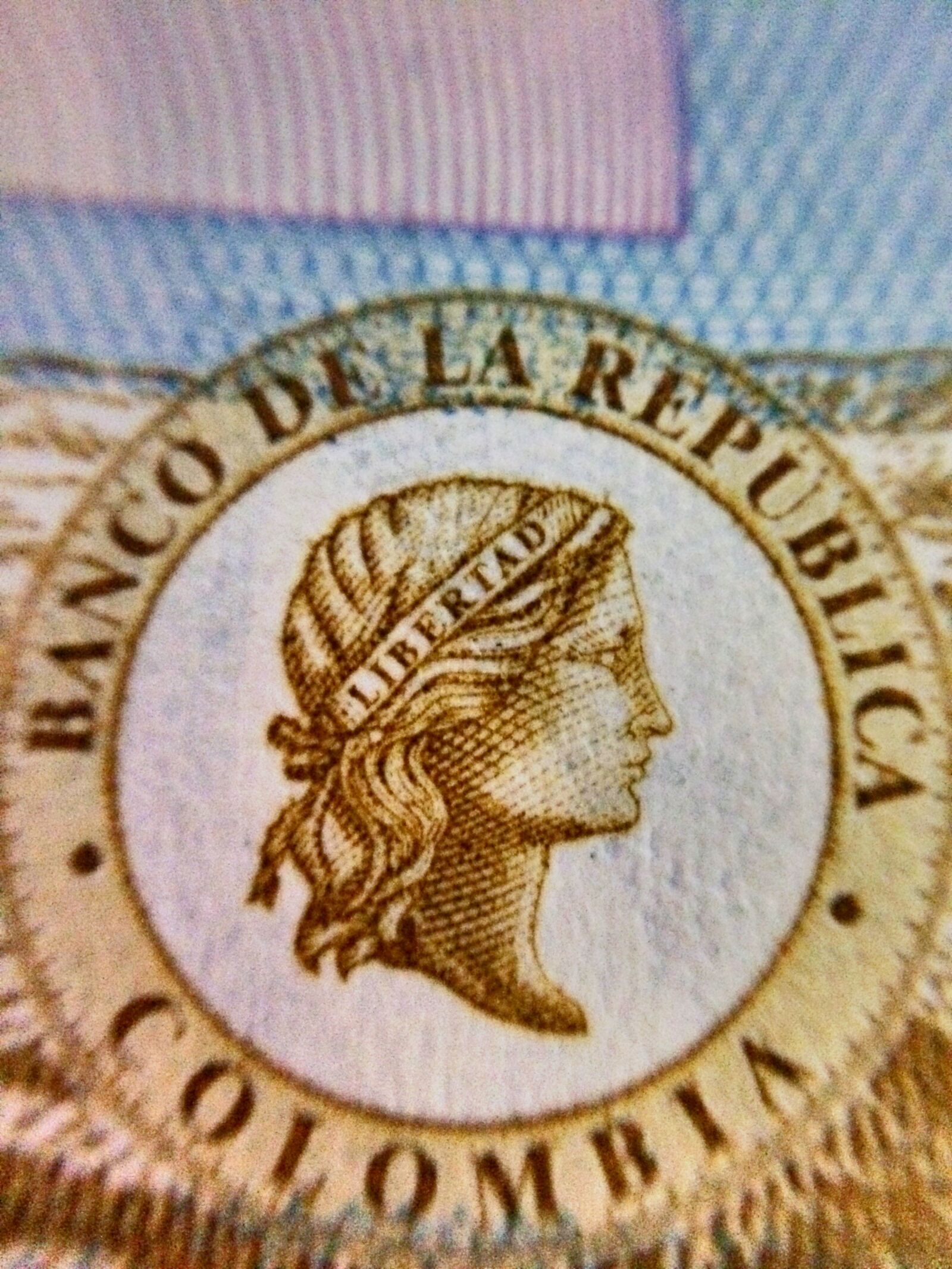 iPhone 5s back camera 4.12mm f/2.2 sample photo. Billete, colombia photography