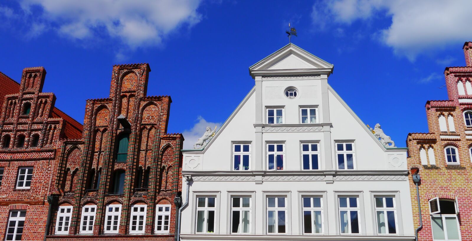 Panasonic Lumix DMC-G3 sample photo. Lüneburg, house, building photography