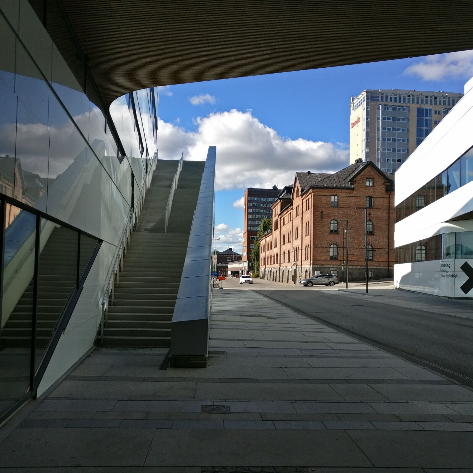 OnePlus A3003 sample photo. Cityscape, alley, building photography