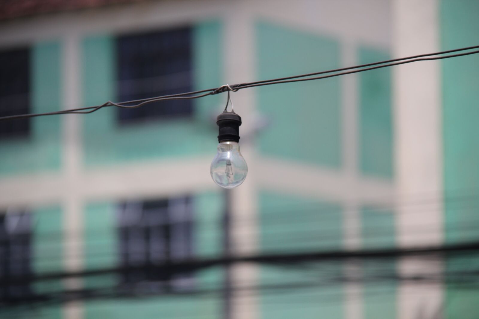 Canon EF-S 18-200mm F3.5-5.6 IS sample photo. For old, lamp, favela photography