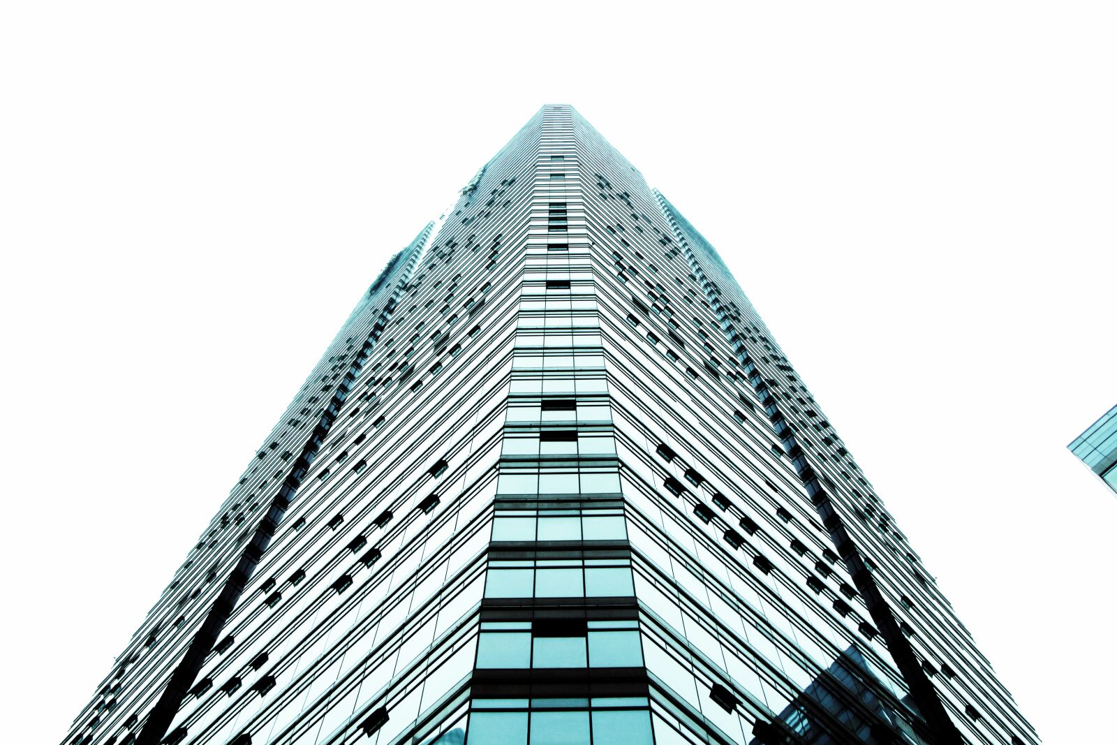 Canon EOS 700D (EOS Rebel T5i / EOS Kiss X7i) sample photo. Building, tall buildings, triangle photography
