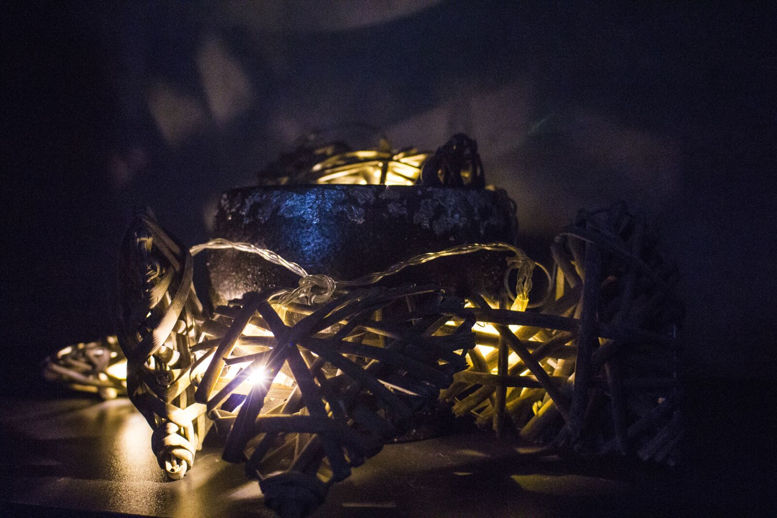 Canon EOS 700D (EOS Rebel T5i / EOS Kiss X7i) sample photo. Potpourri, dark, light photography