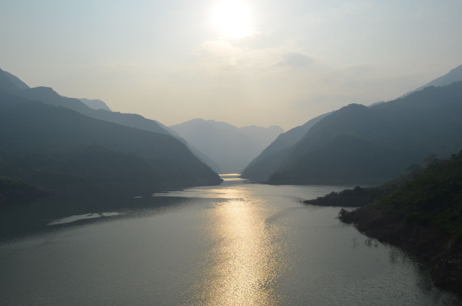 Nikon D5100 sample photo. Mountains, sun, river photography