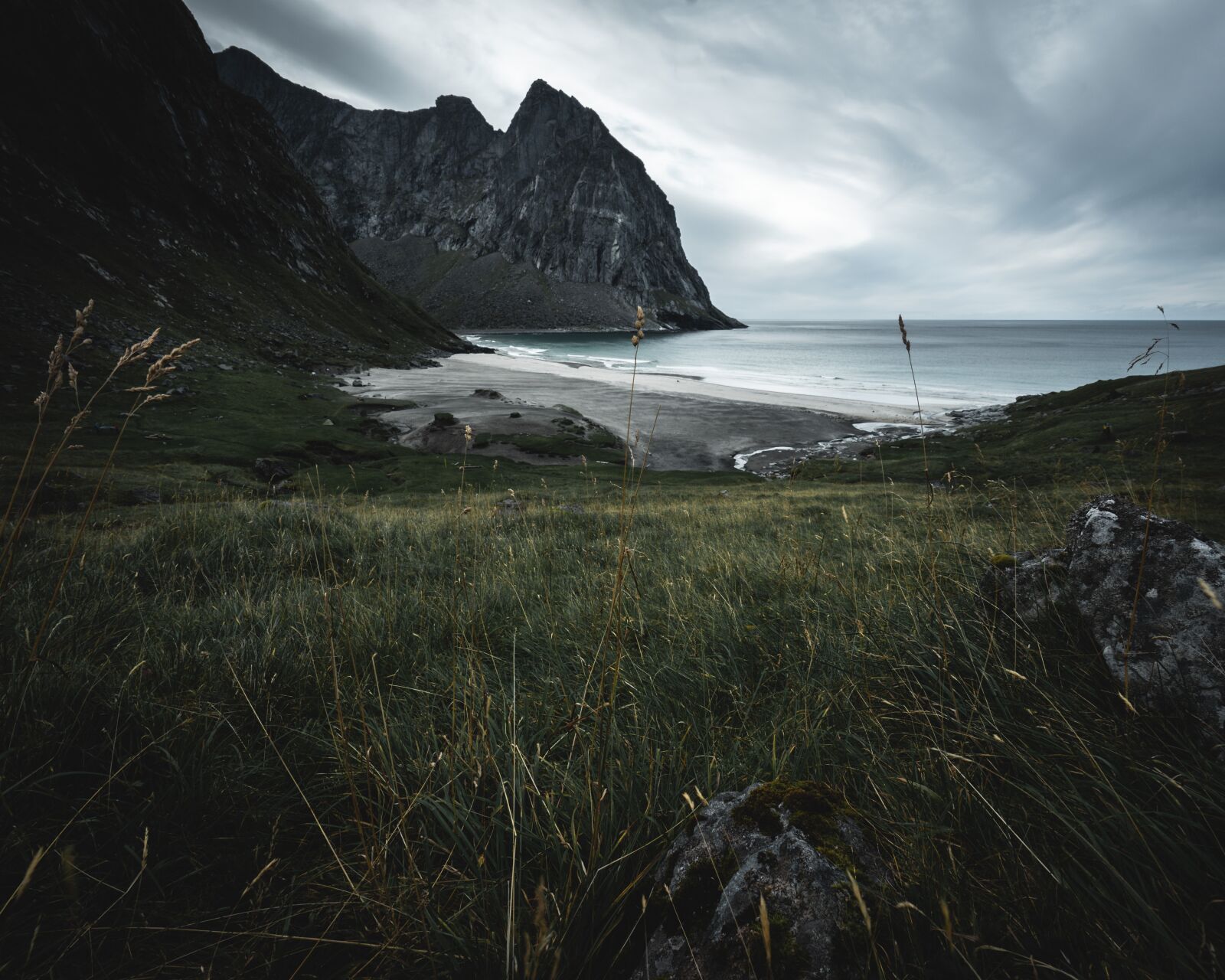 Sony a7 II + Sony Vario-Tessar T* FE 16-35mm F4 ZA OSS sample photo. Norway, lofoten, nature photography