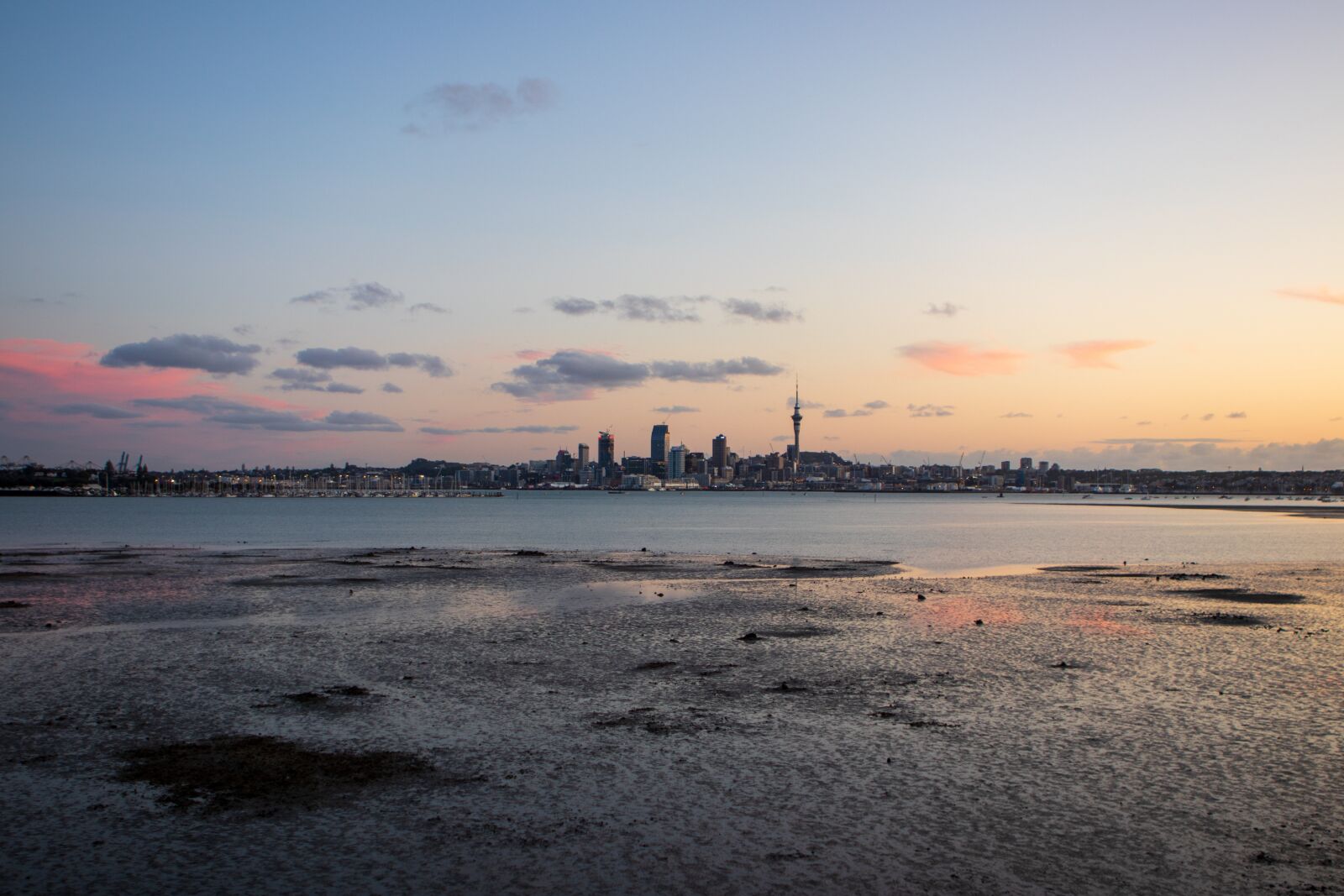 Canon EOS 200D (EOS Rebel SL2 / EOS Kiss X9) sample photo. Auckland, skyline, sunset photography