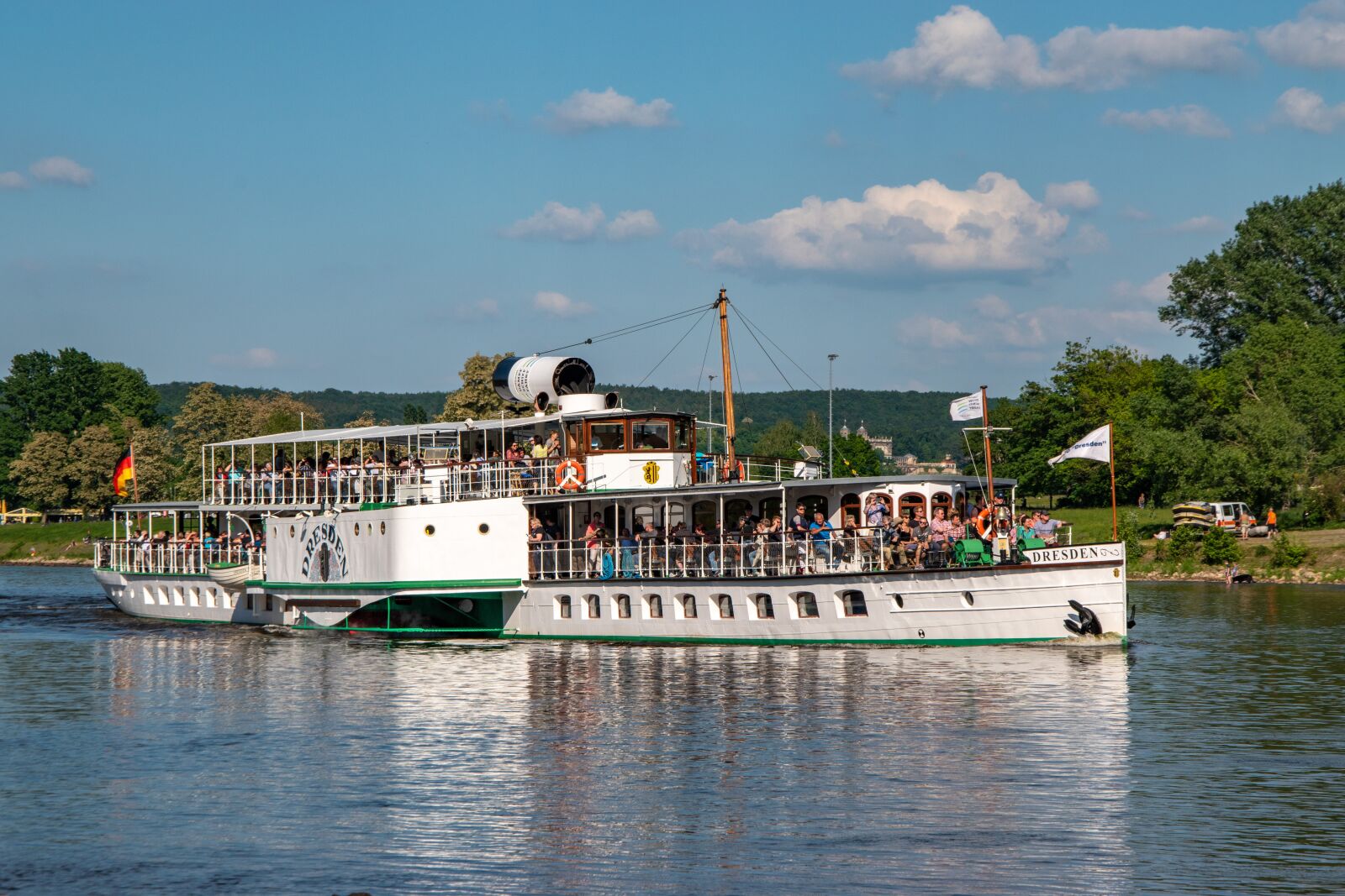 Nikon D5600 sample photo. Elbe, river, ship photography