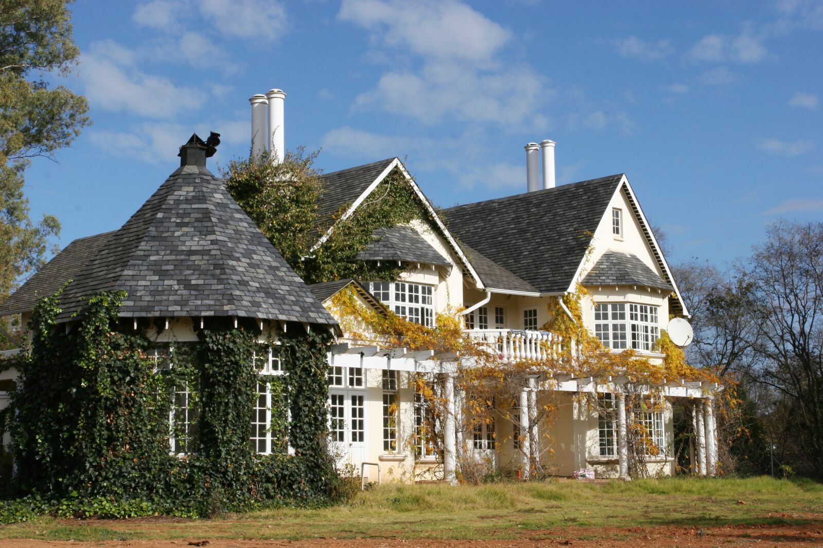 Canon EOS 20D sample photo. Cottage, country living, architecture photography