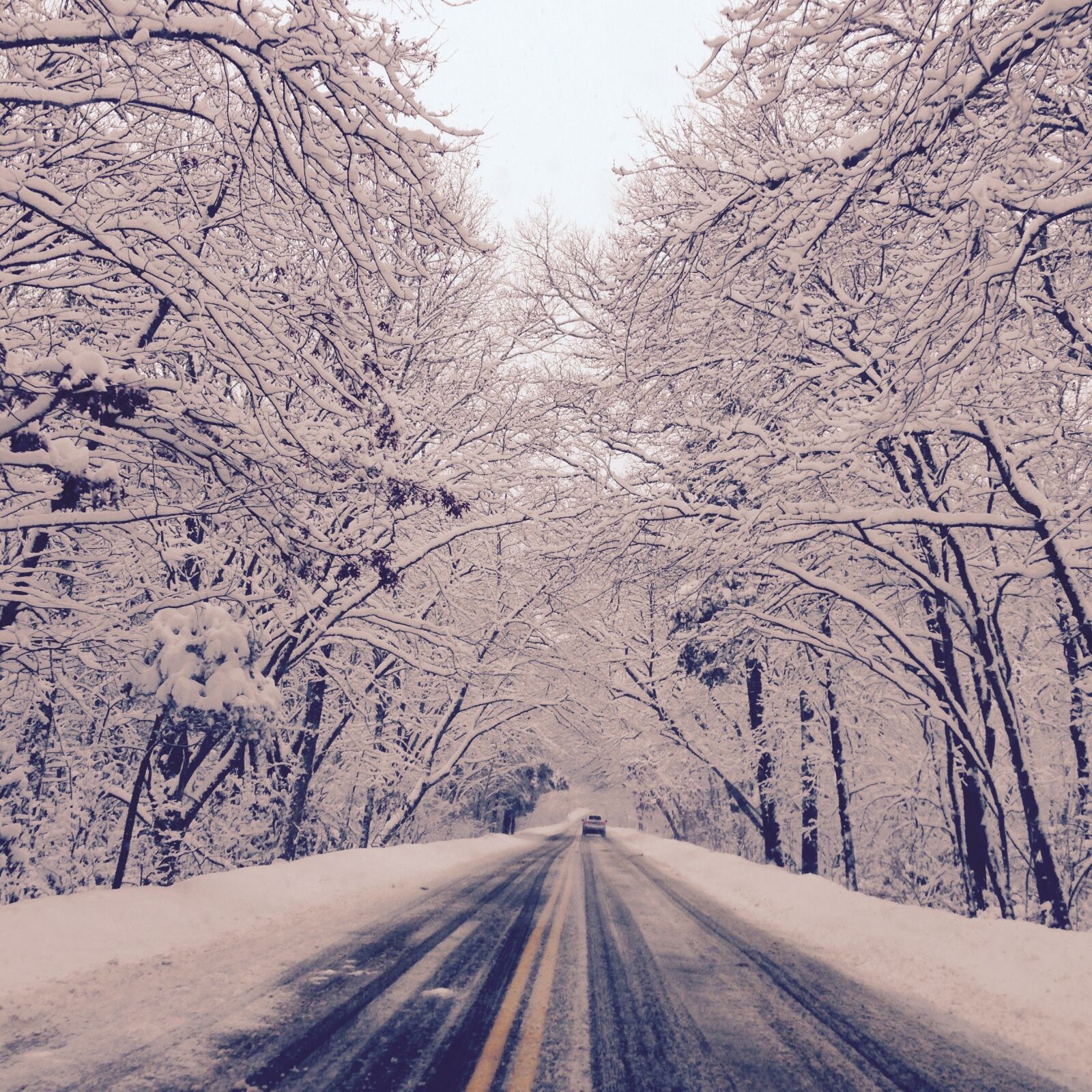 iPhone 5 back camera 4.12mm f/2.4 sample photo. Snow, winter, driving photography