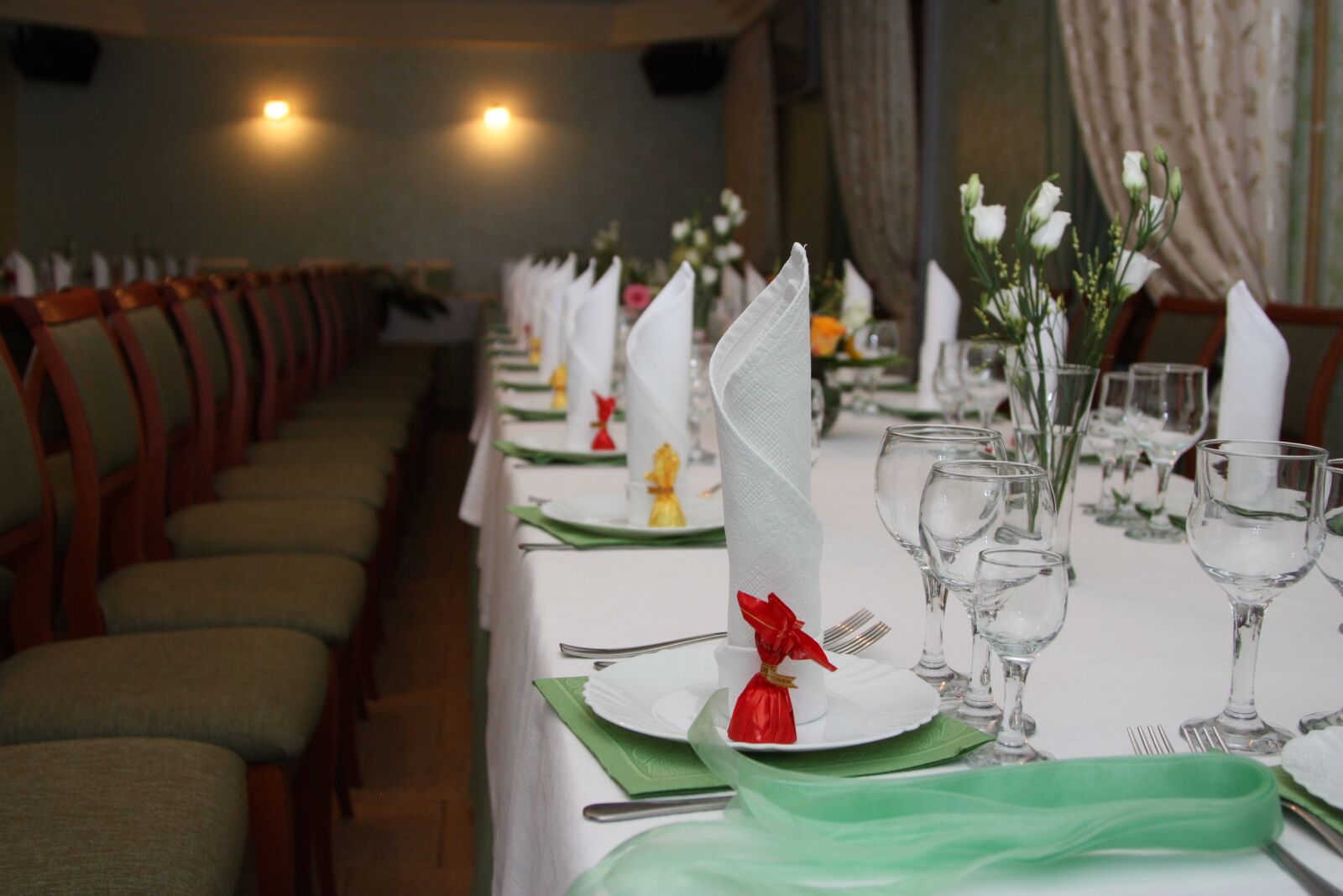 Canon EOS 450D (EOS Rebel XSi / EOS Kiss X2) sample photo. Table setting, wedding decor photography