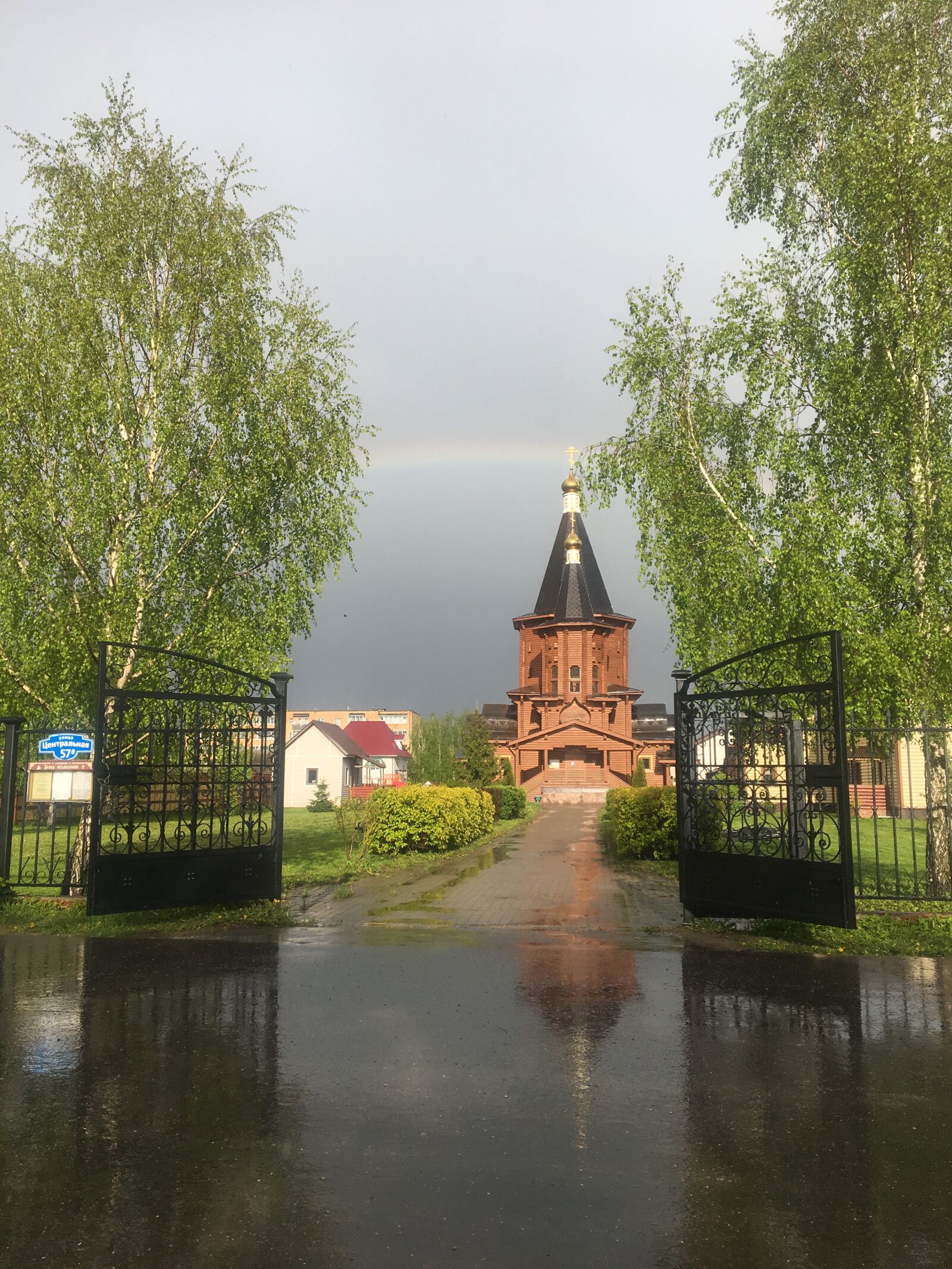 Apple iPhone 6s sample photo. дождь, храм, радуга photography