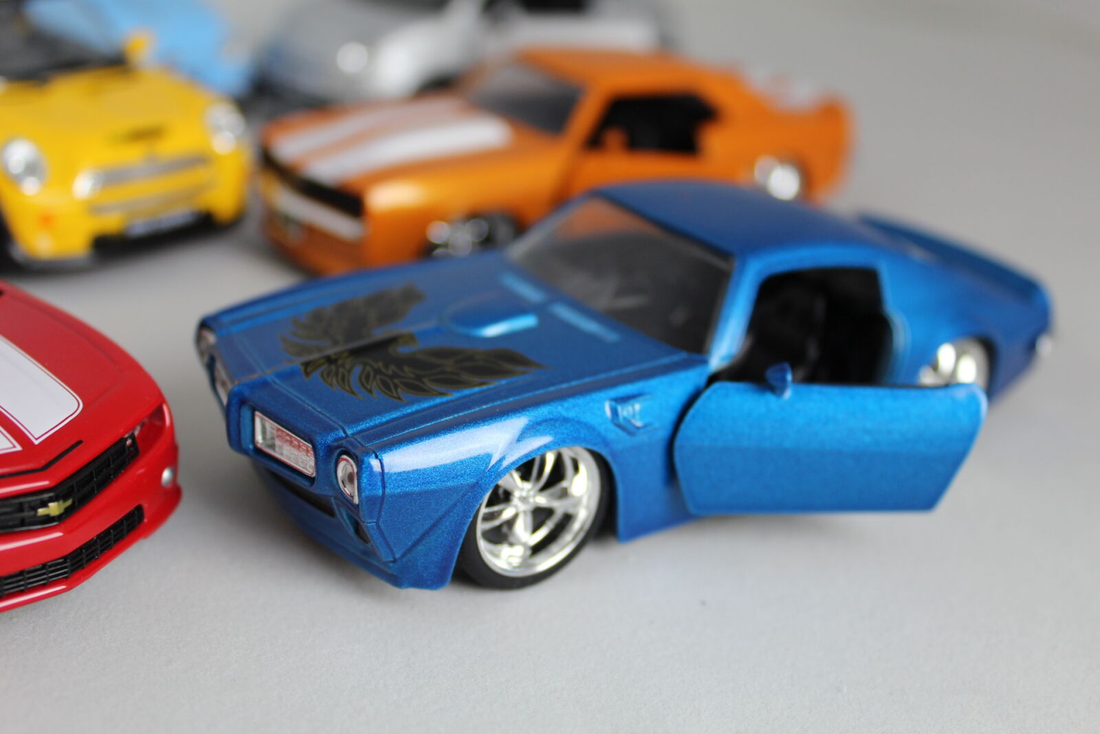 Canon EOS 600D (Rebel EOS T3i / EOS Kiss X5) sample photo. Lots, of, mini, cars photography