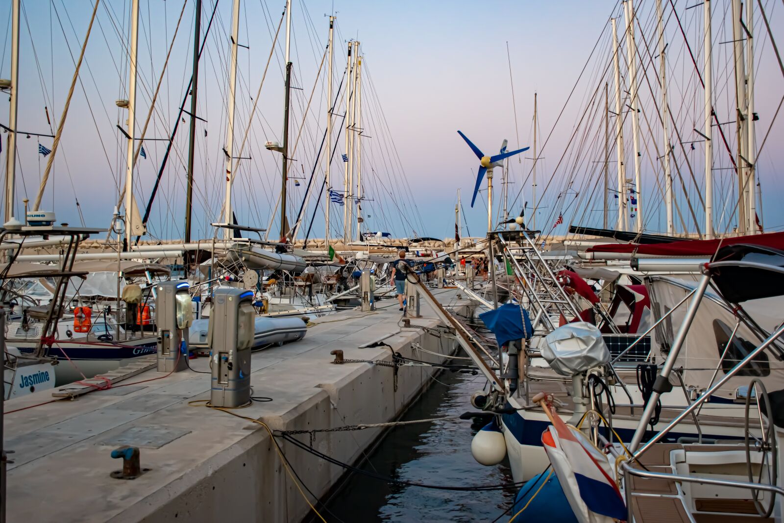Nikon D5600 sample photo. Marina, sea, escape photography
