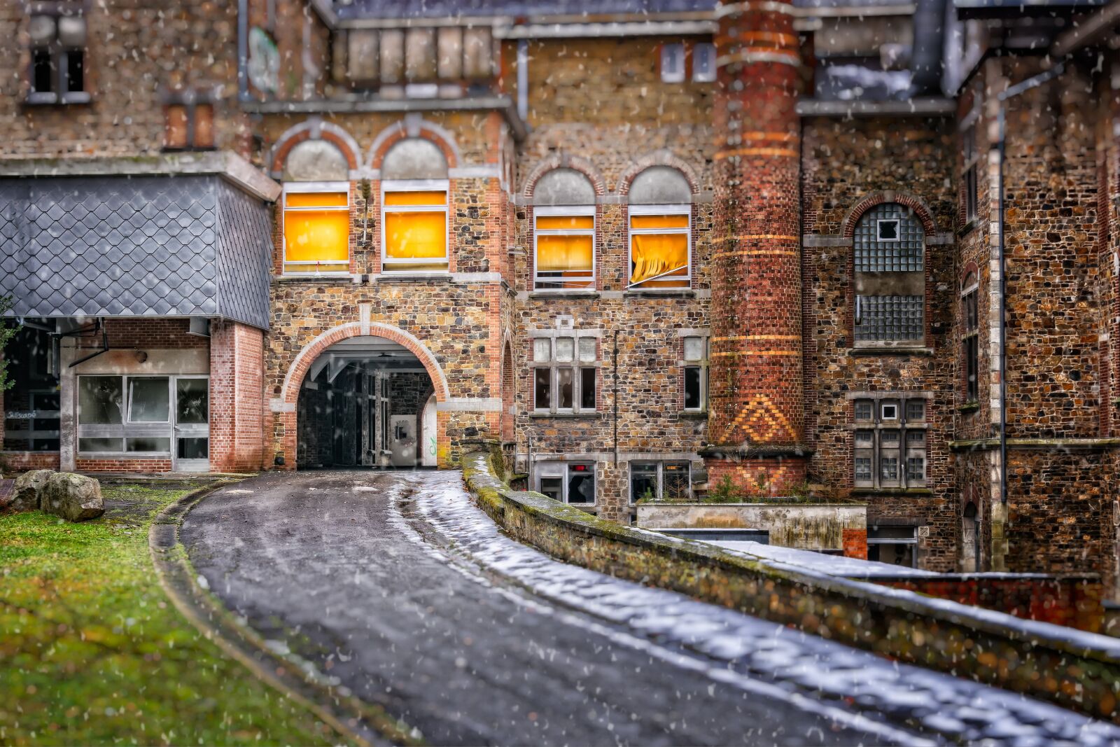 Nikon D3300 sample photo. Lost places, clinic, building photography