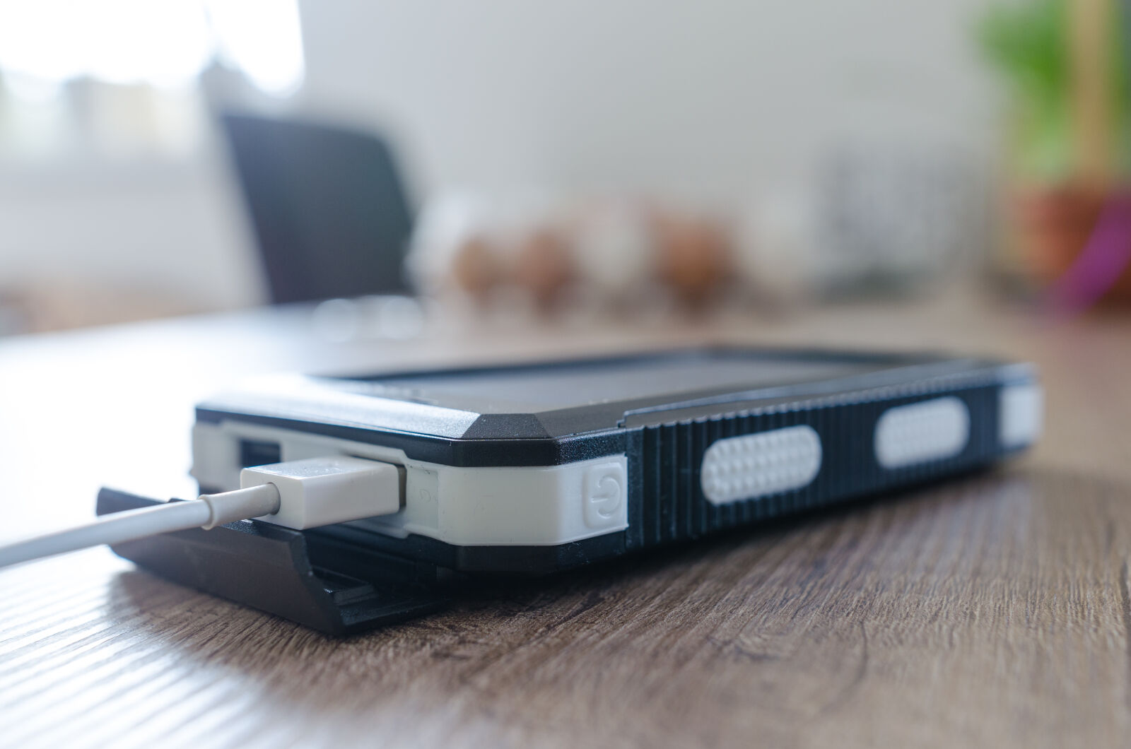 Nikon D5100 sample photo. Adapter, background, bank, battery photography