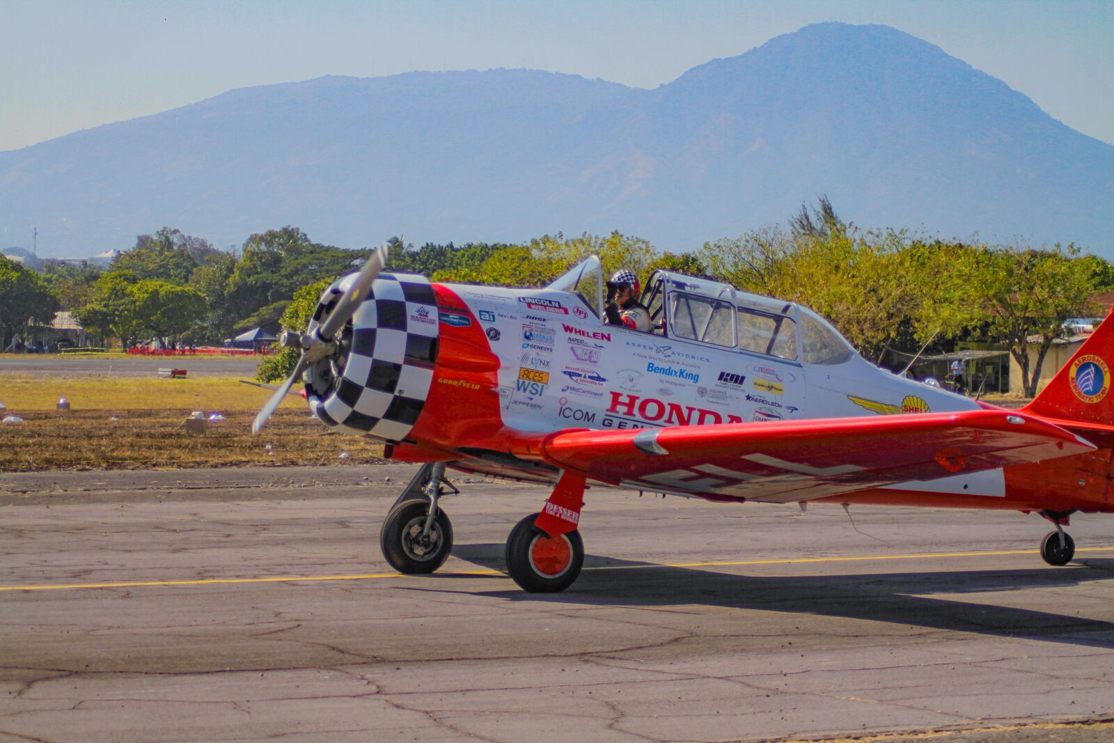 Tamron AF 70-300mm F4-5.6 Di LD Macro sample photo. Plane, transport, aircraft photography